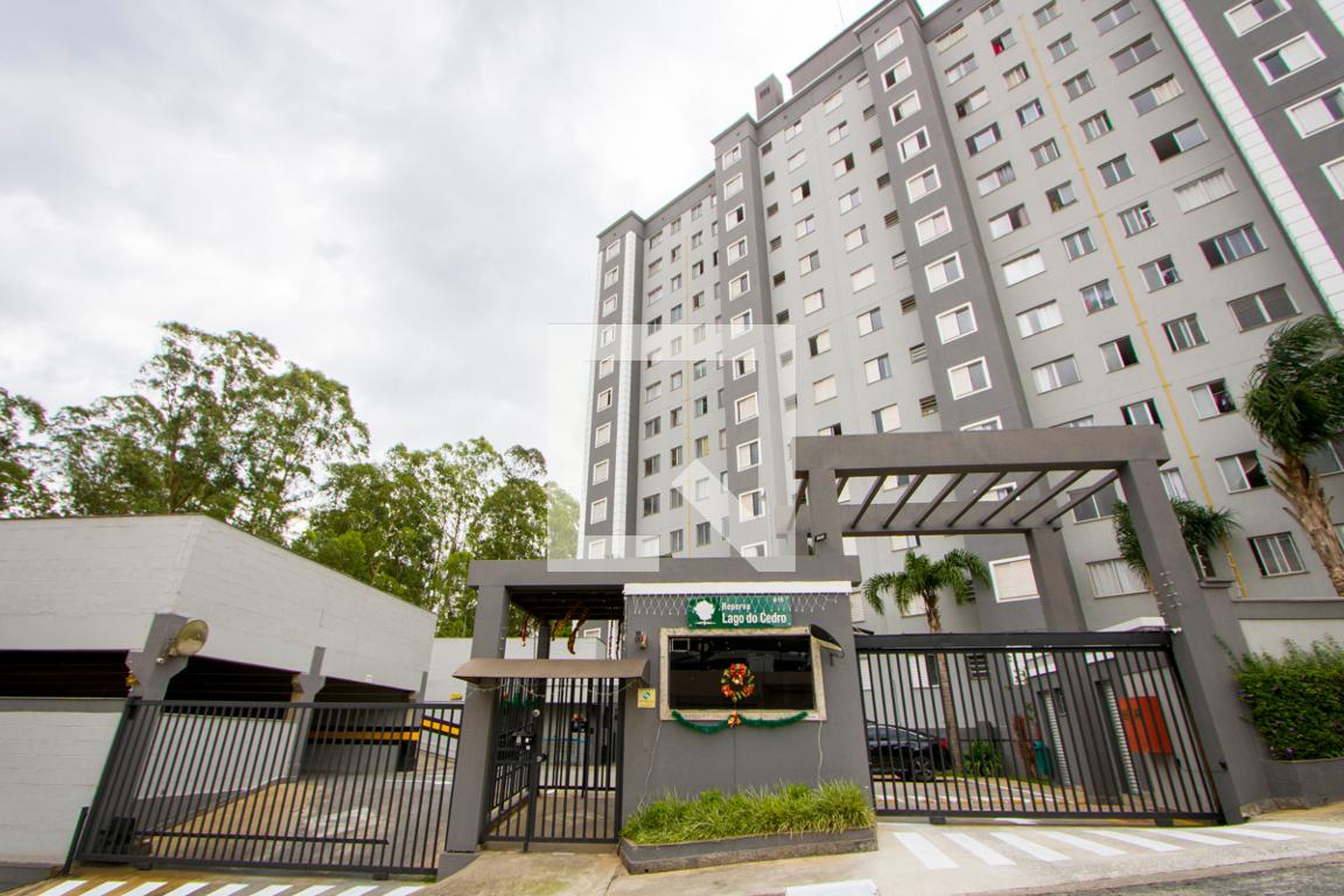 Fachada do condomínio Condomínio Reserva Lago do Cedro