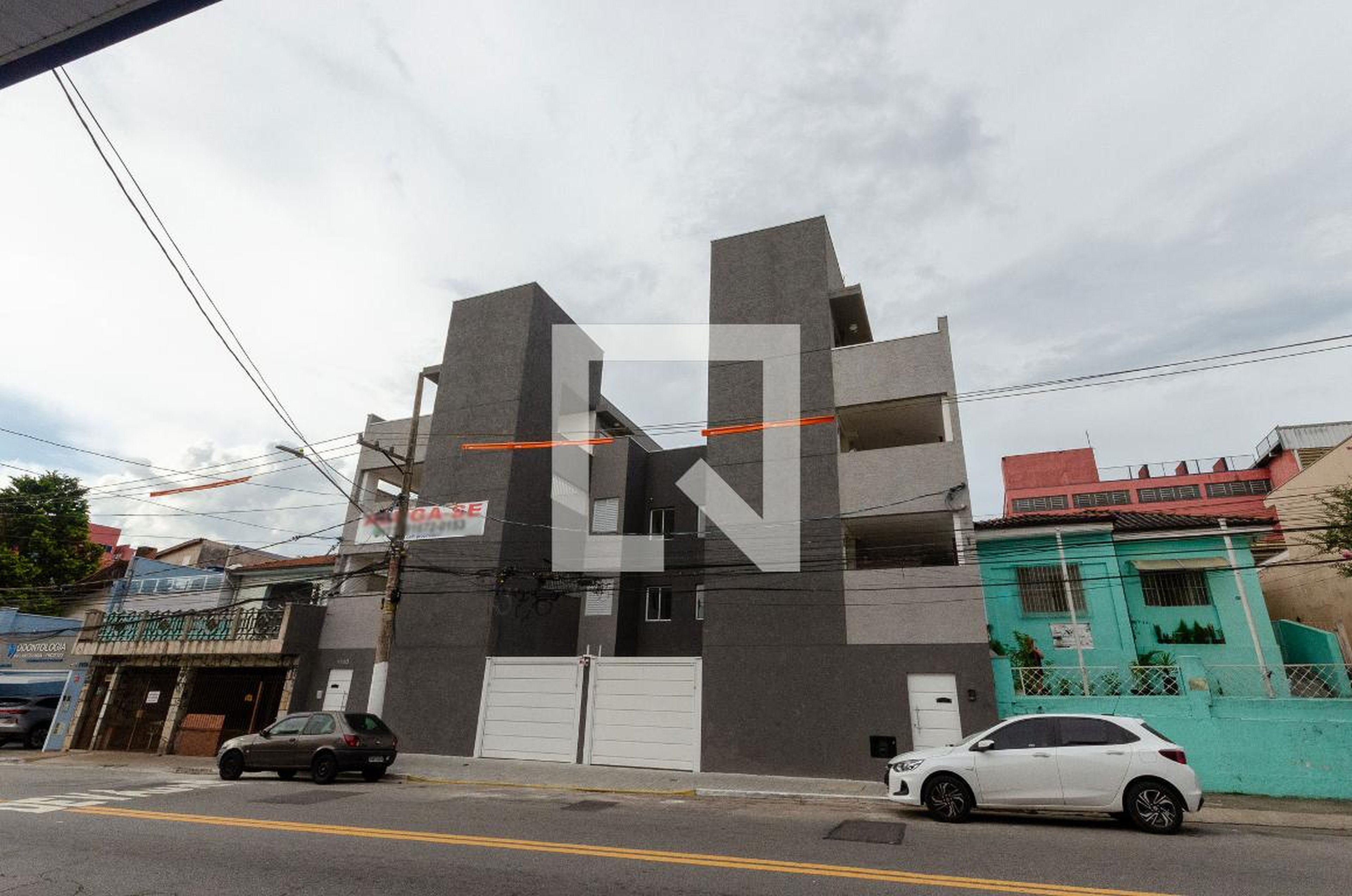 Fachada Condomínio em Avenida dos Remédios, 1140