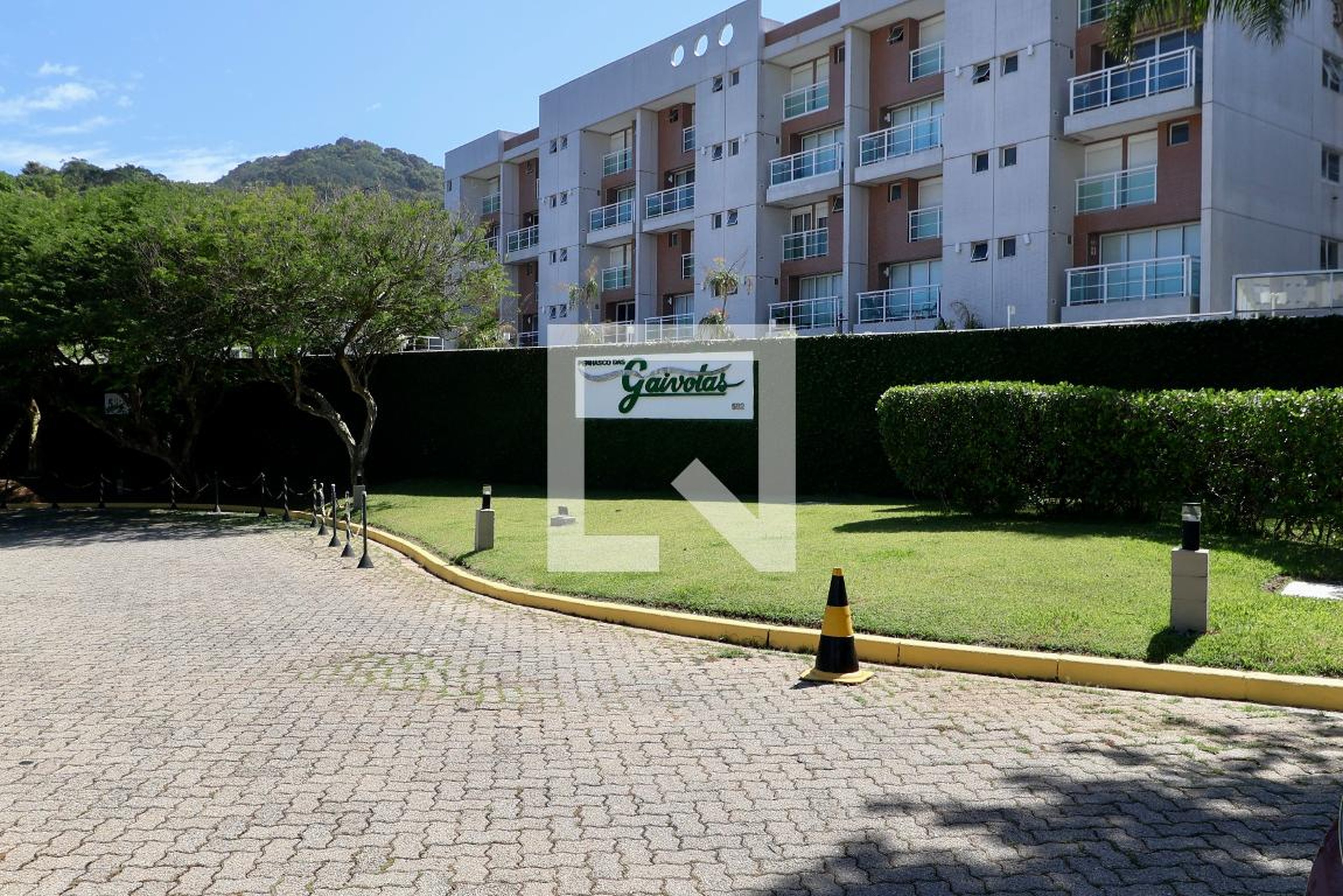 Fachada Condomínio Penhasco das Gaivotas