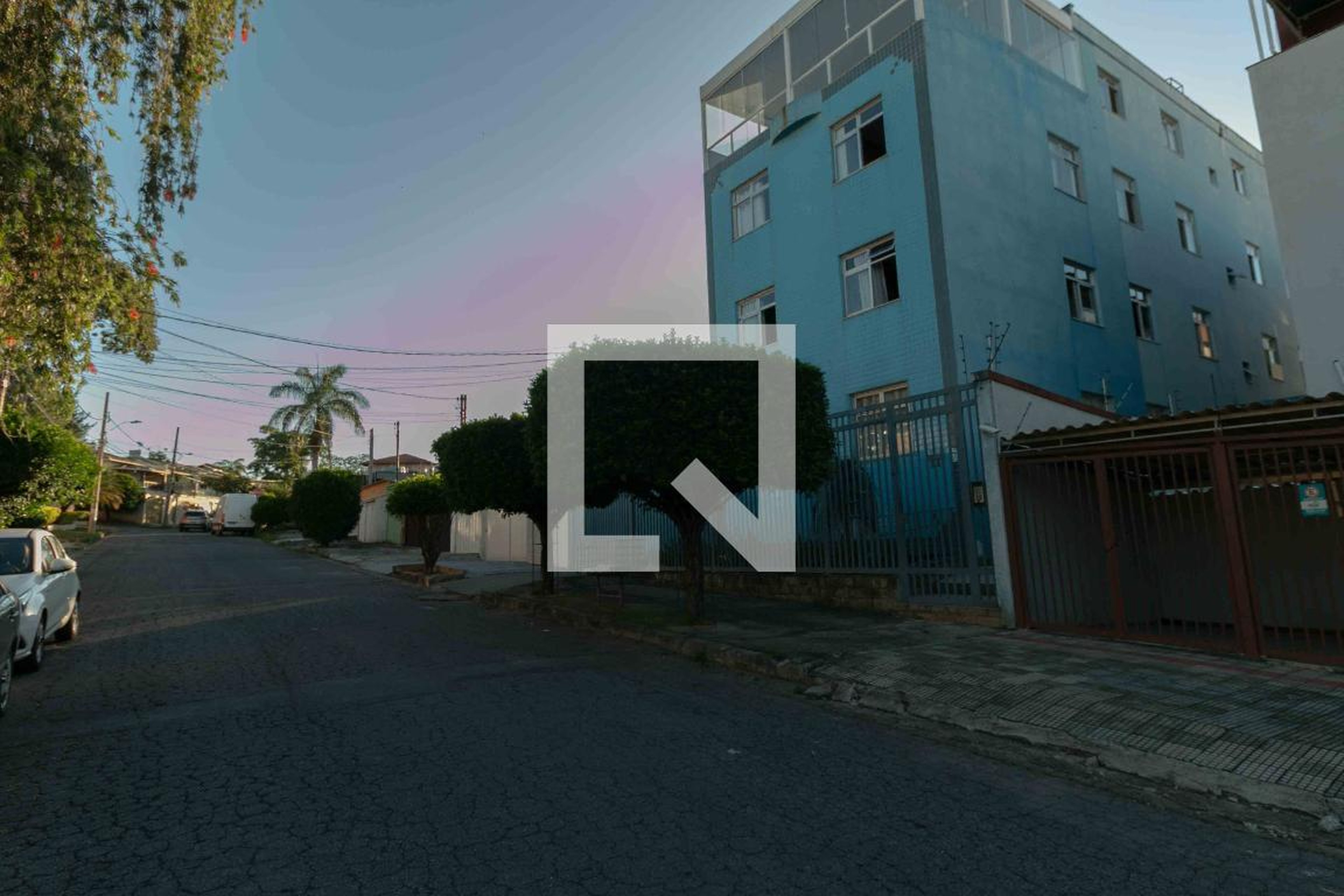 Fachada Condomínio em Rua Domingos Viotti, 88