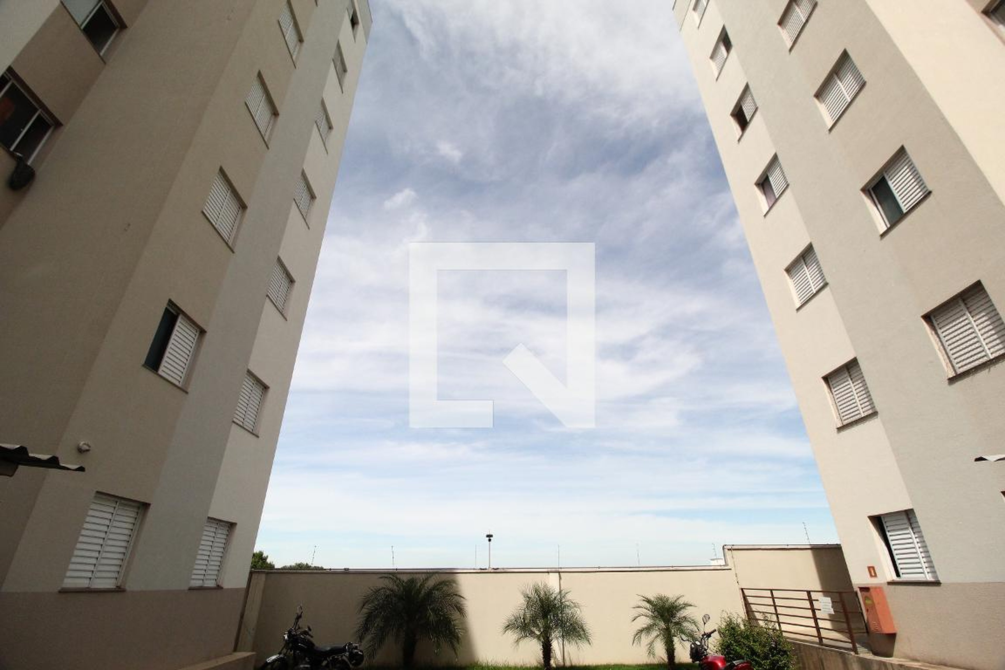 Fachada Condomínio em Rua da Maçã, 500