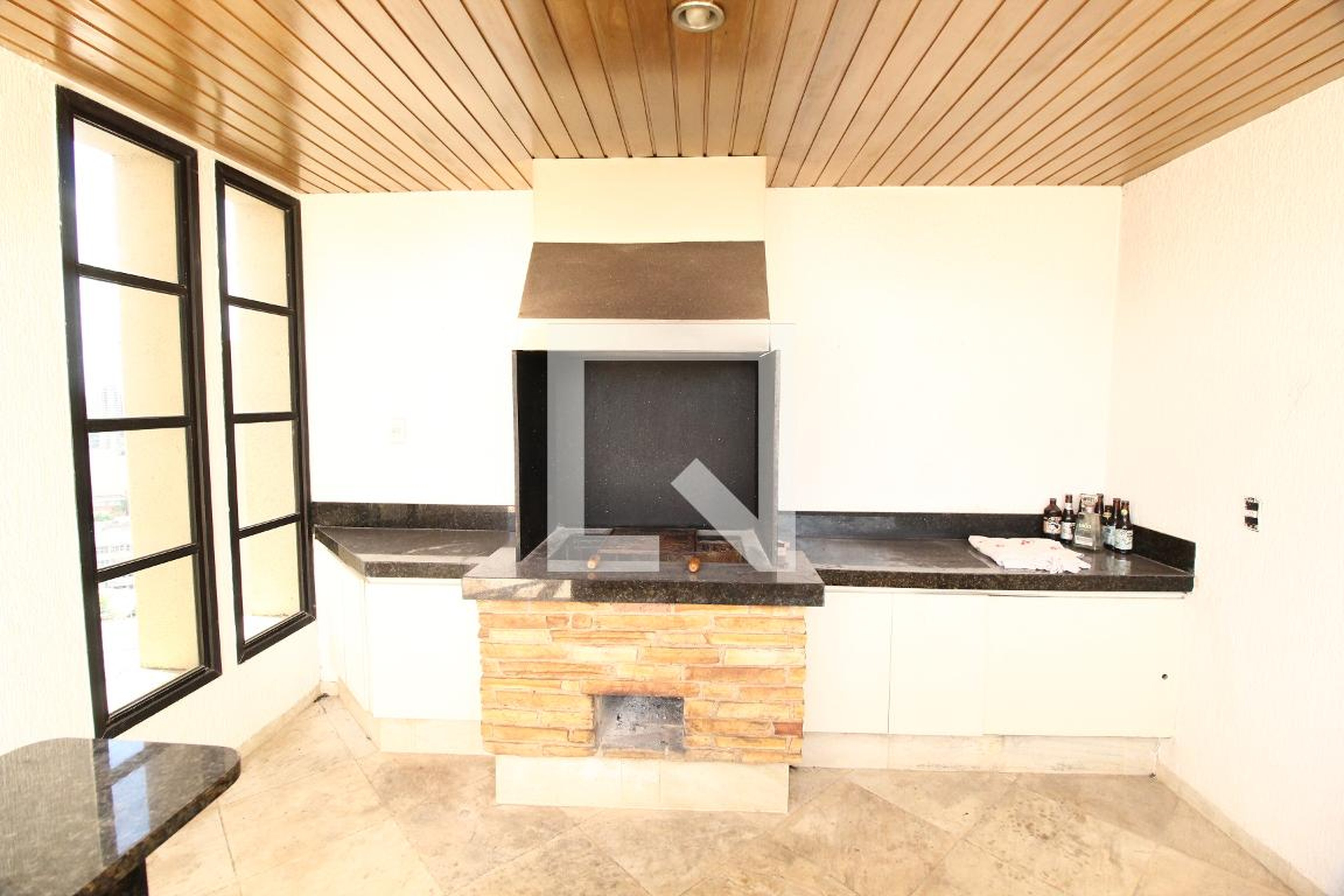 Churrasqueira Condomínio em Praça Adolfo Fonseca, 215