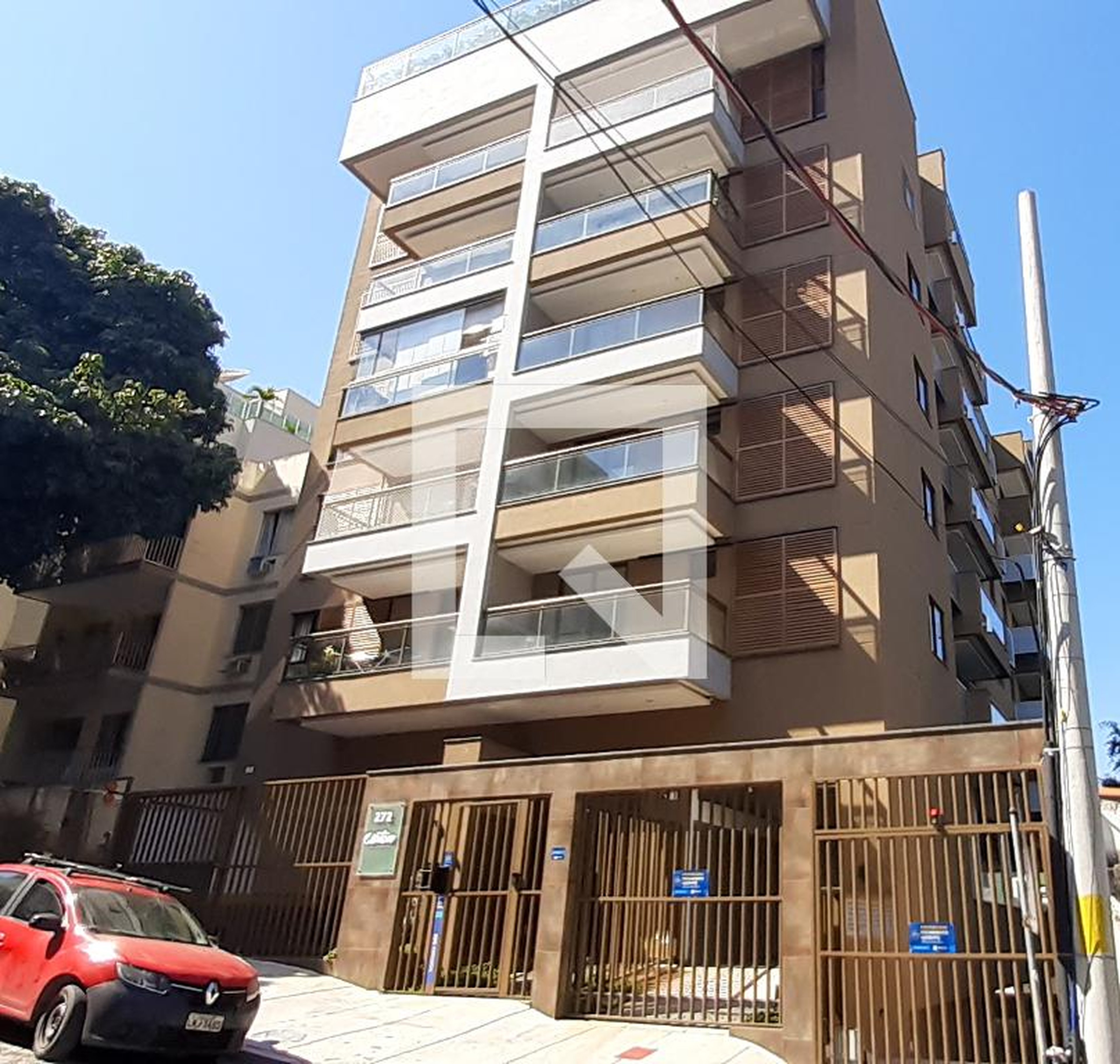 Fachada Condomínio em Rua Alberto Pasqualini, 272