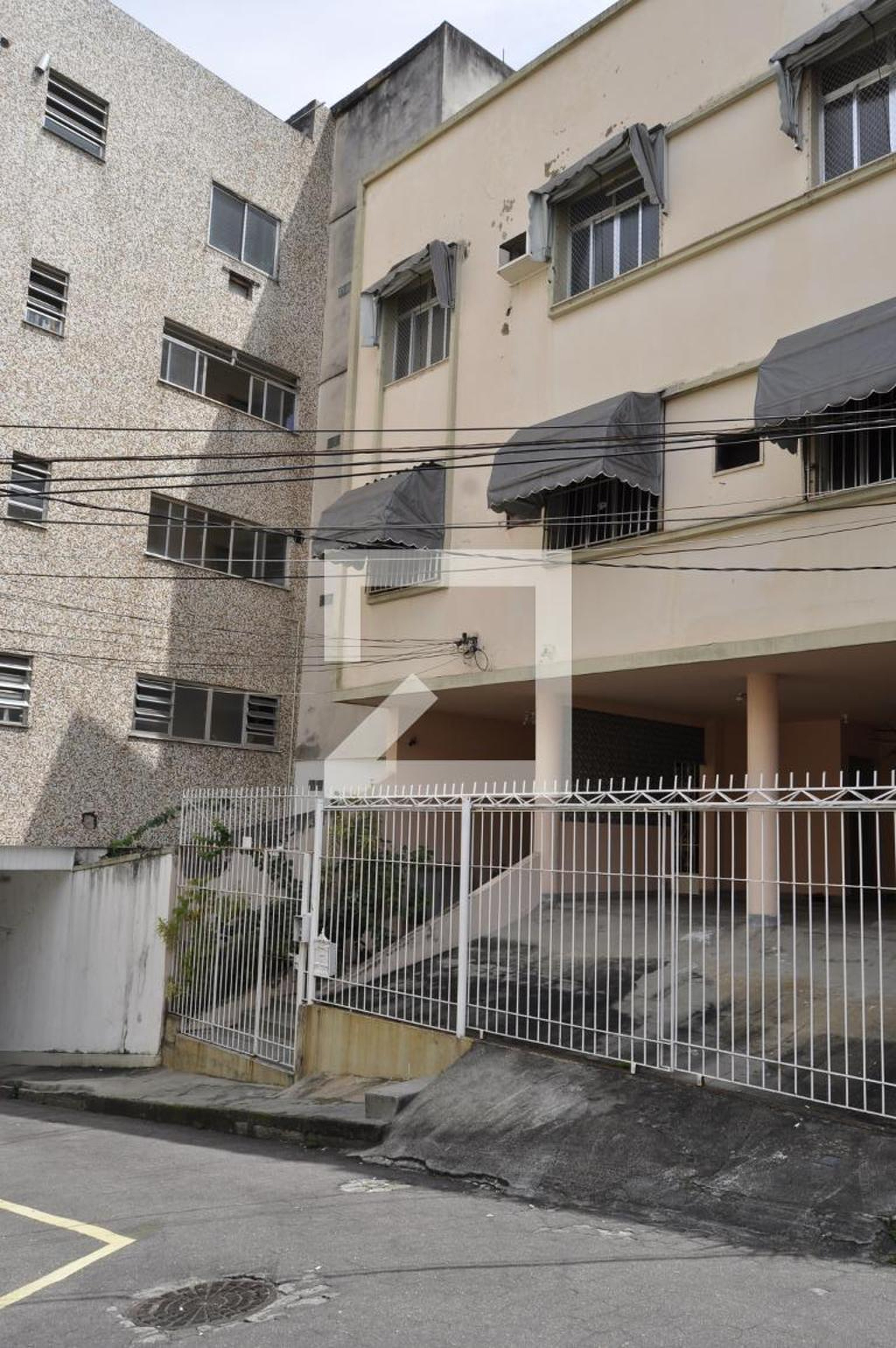 Fachada Condomínio em Rua Aquidabã, 57