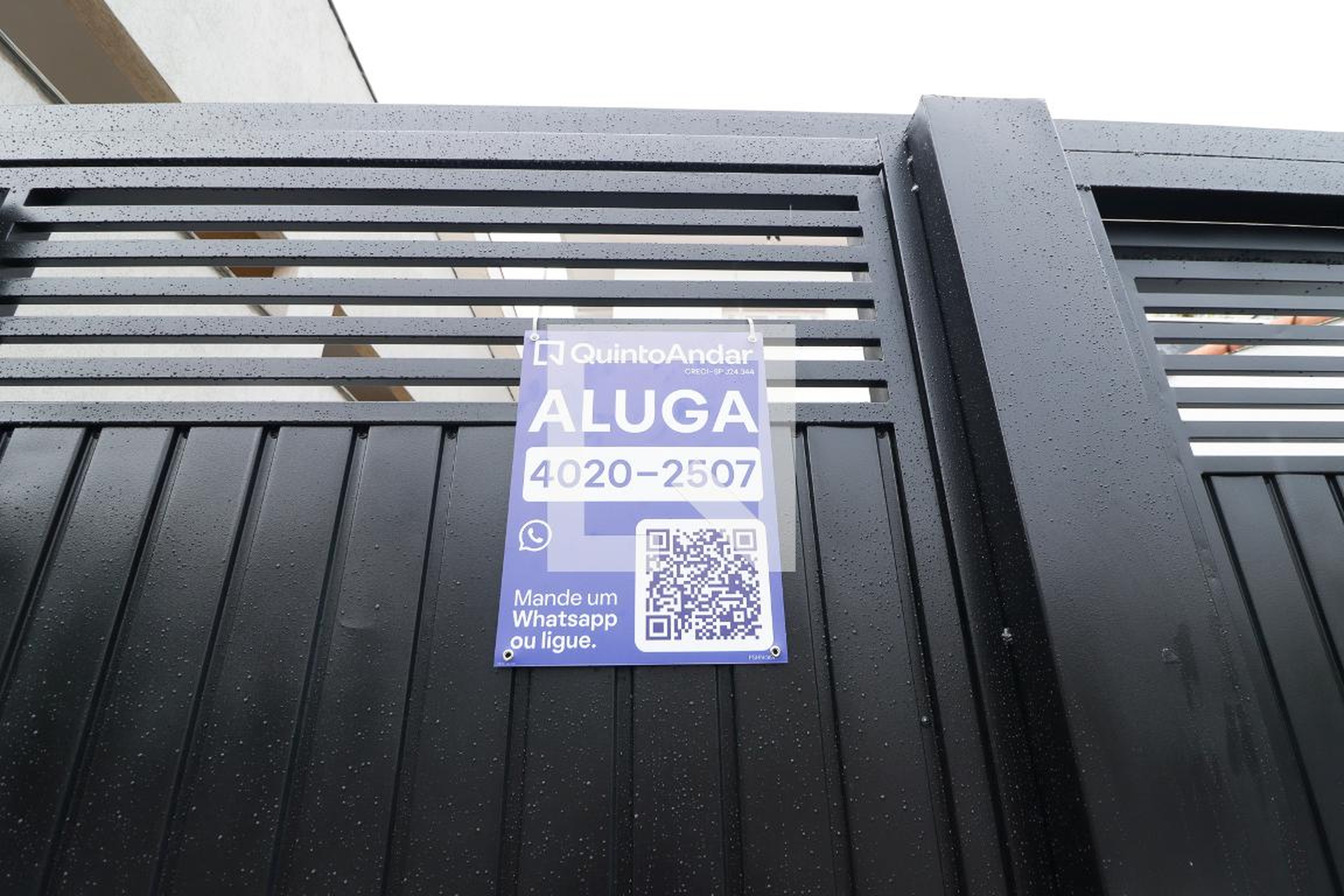 Fachada Condomínio em Rua Carlos Camargo Aranha, 11