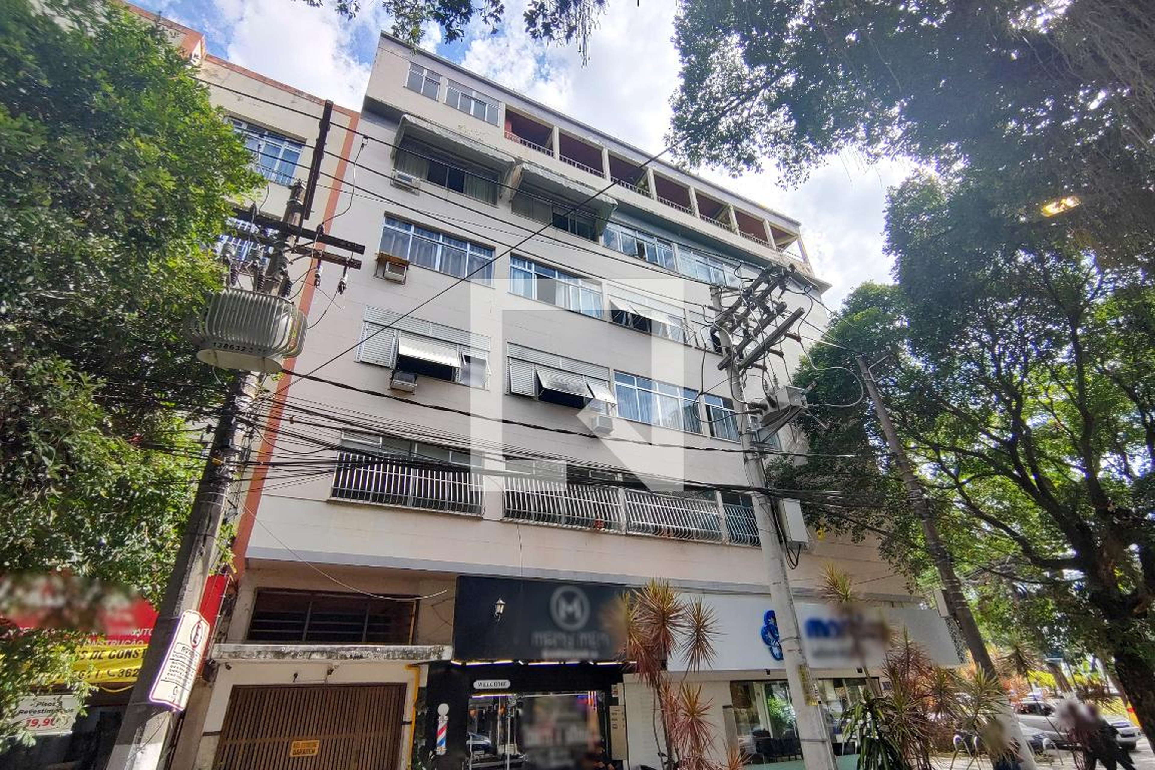 Fachada do Prédio Condomínio Enseada