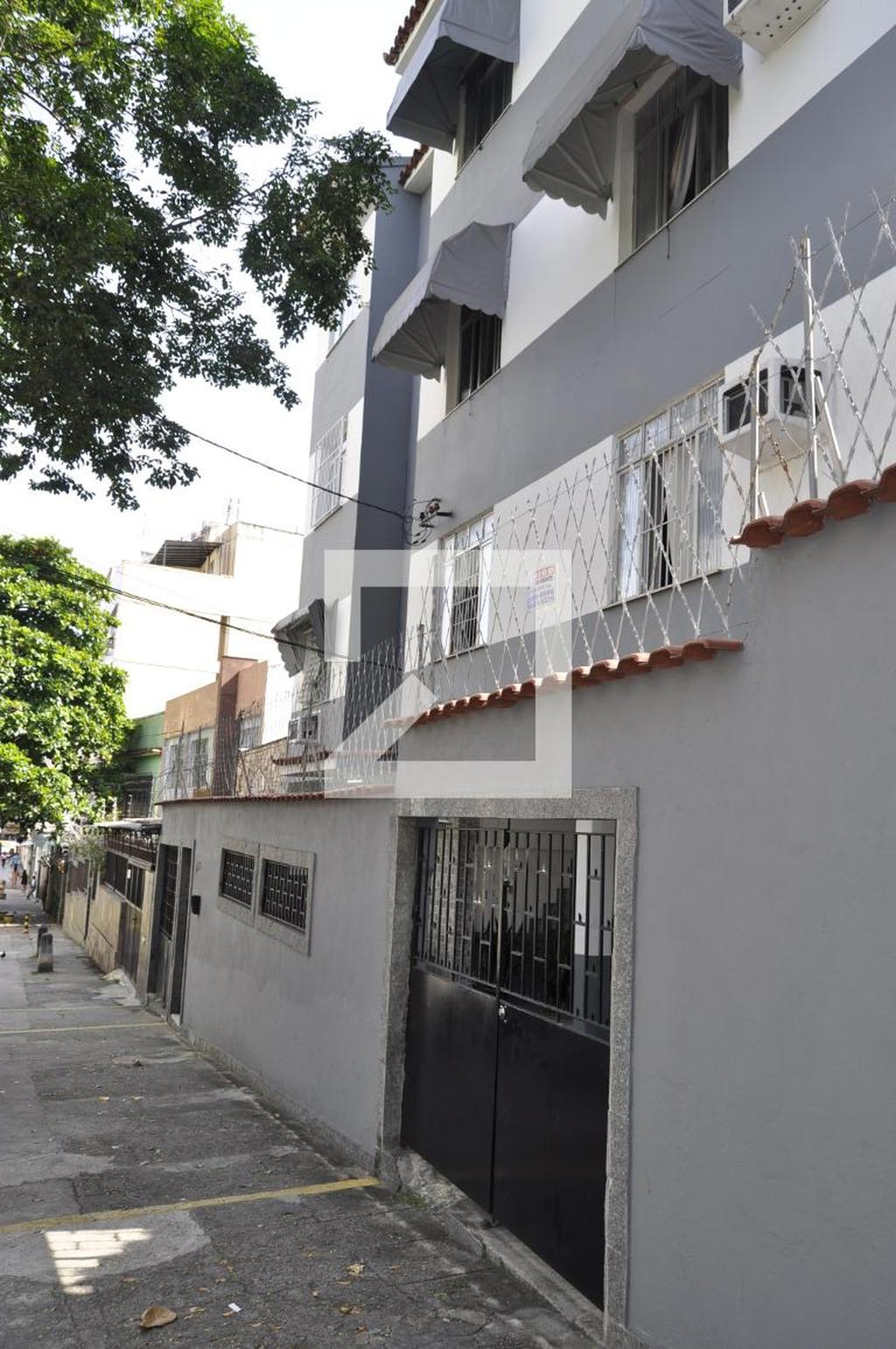 Fachada Condomínio em Rua Dona Claudina, 149