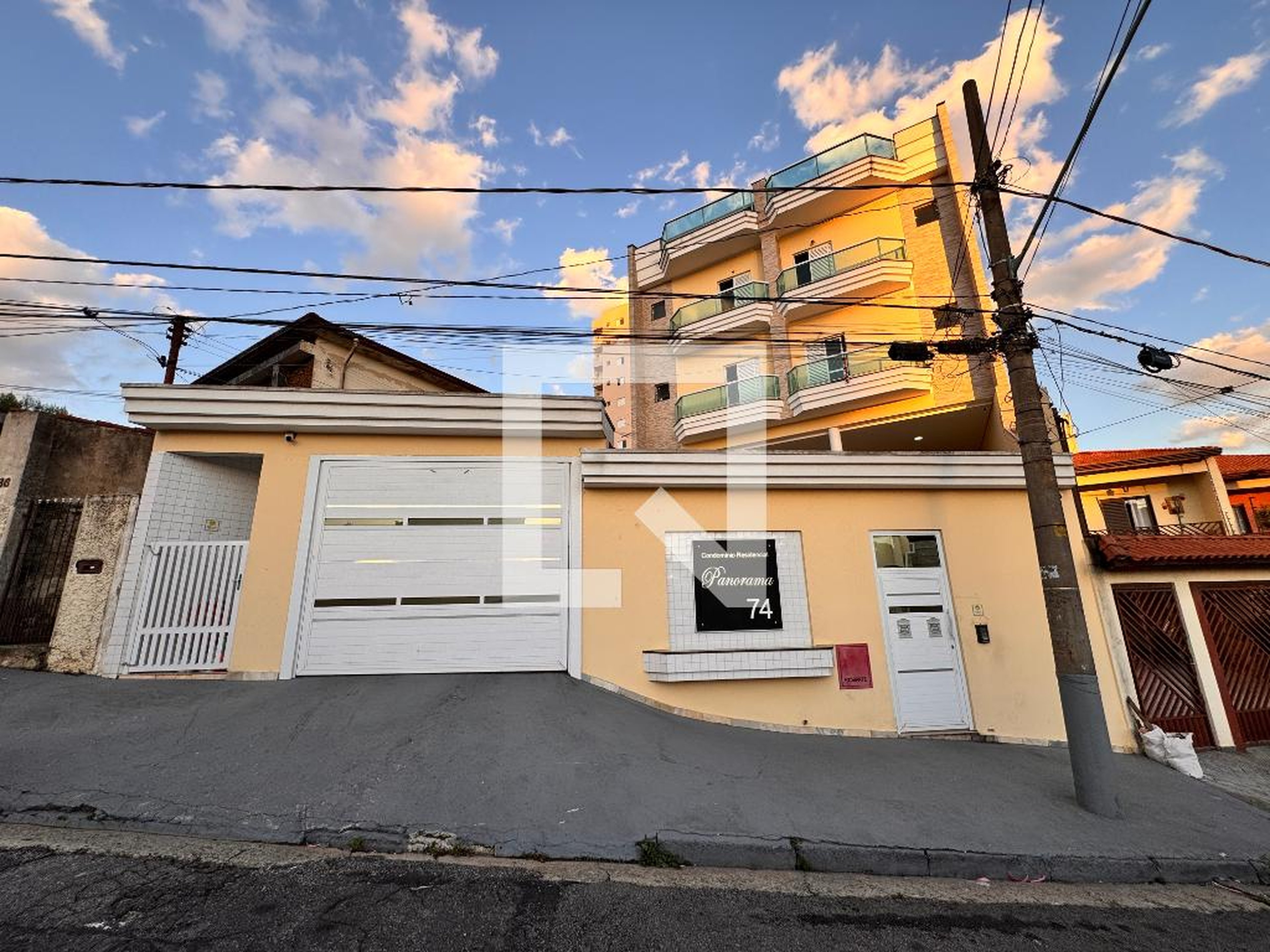 Fachada Condomínio em Rua Anhaia, 74