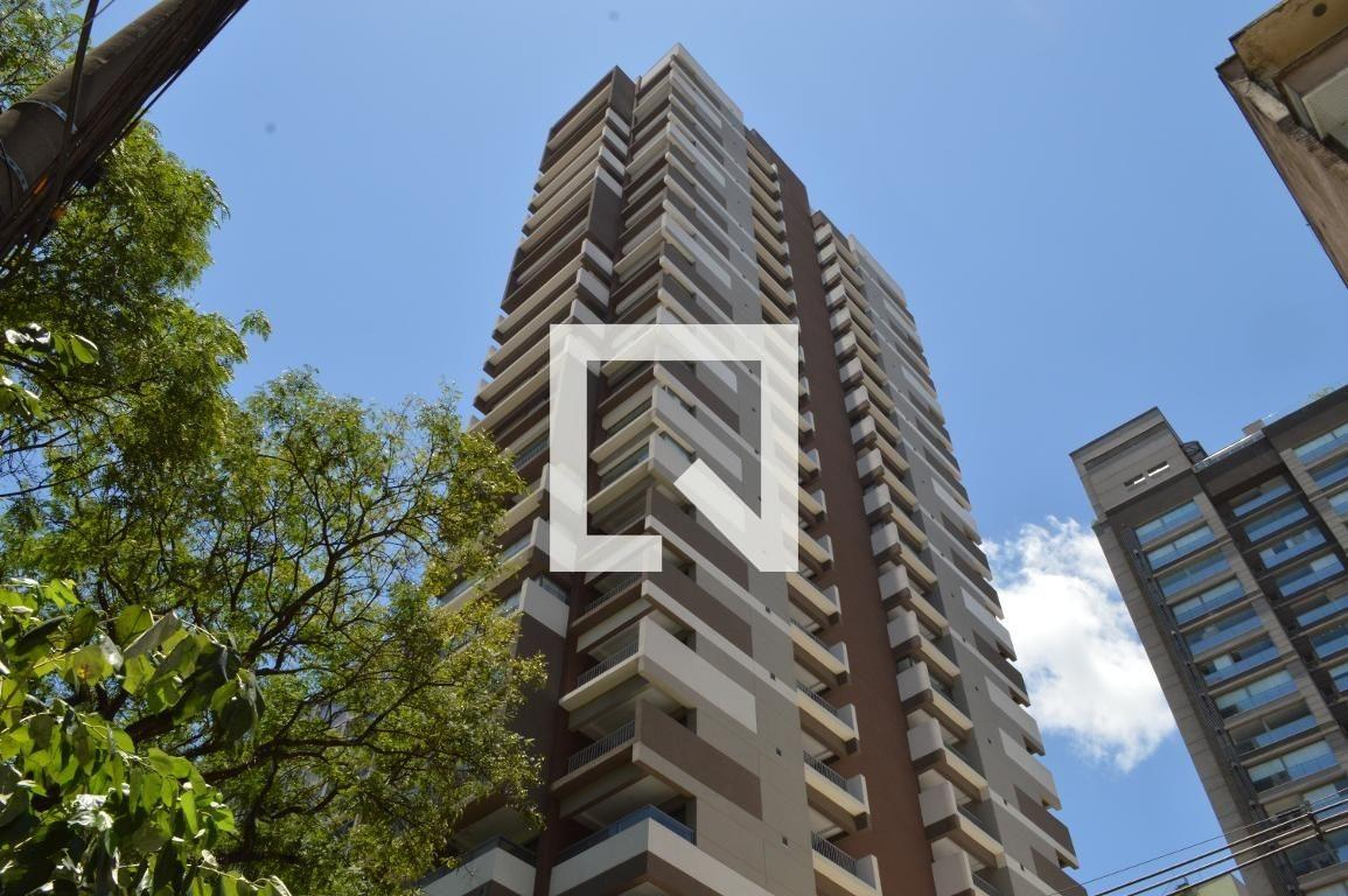 Fachada do prédio Condomínio Handy Paraíso