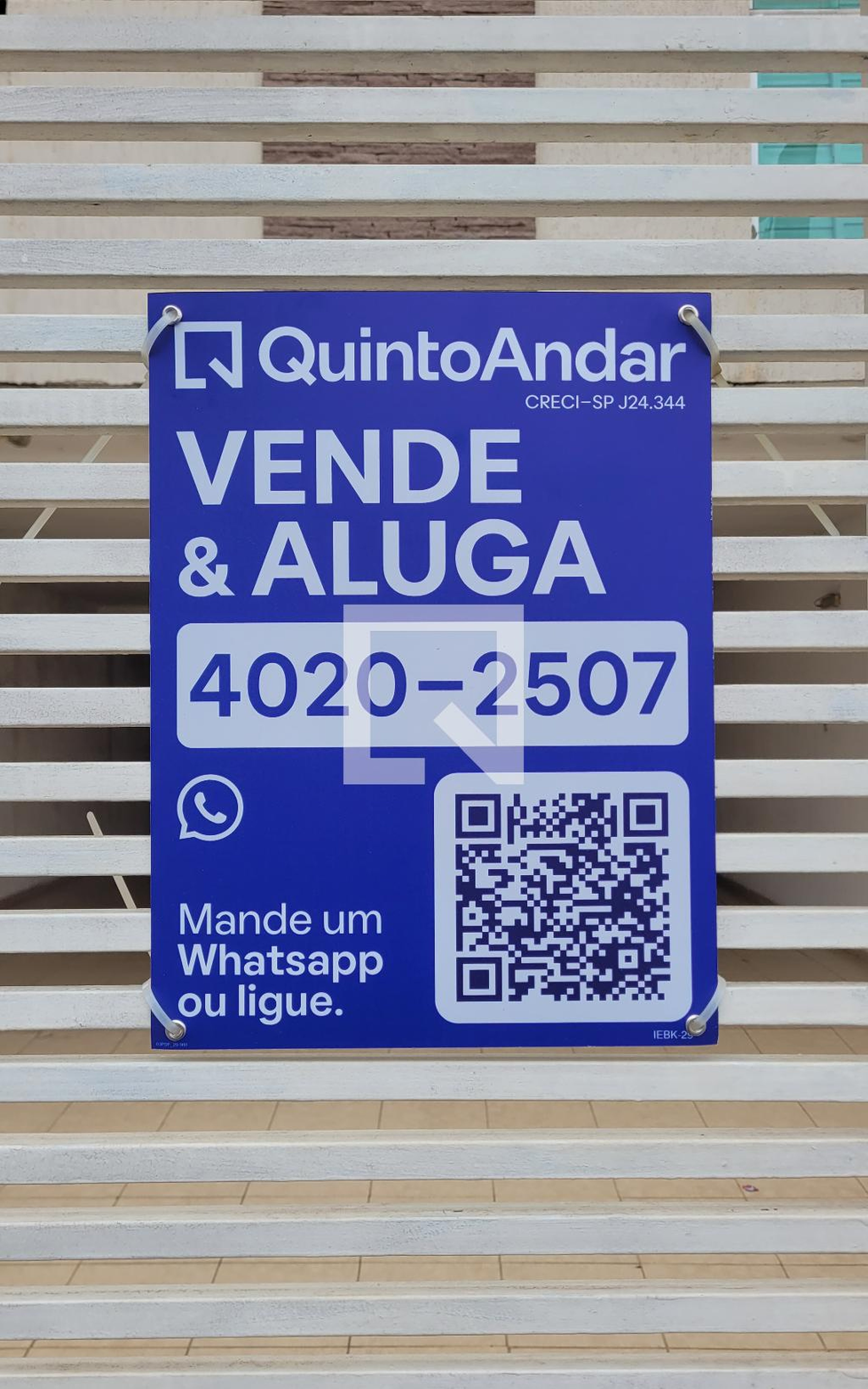 Fachada Condomínio em Rua Amélia Rodrigues, 20