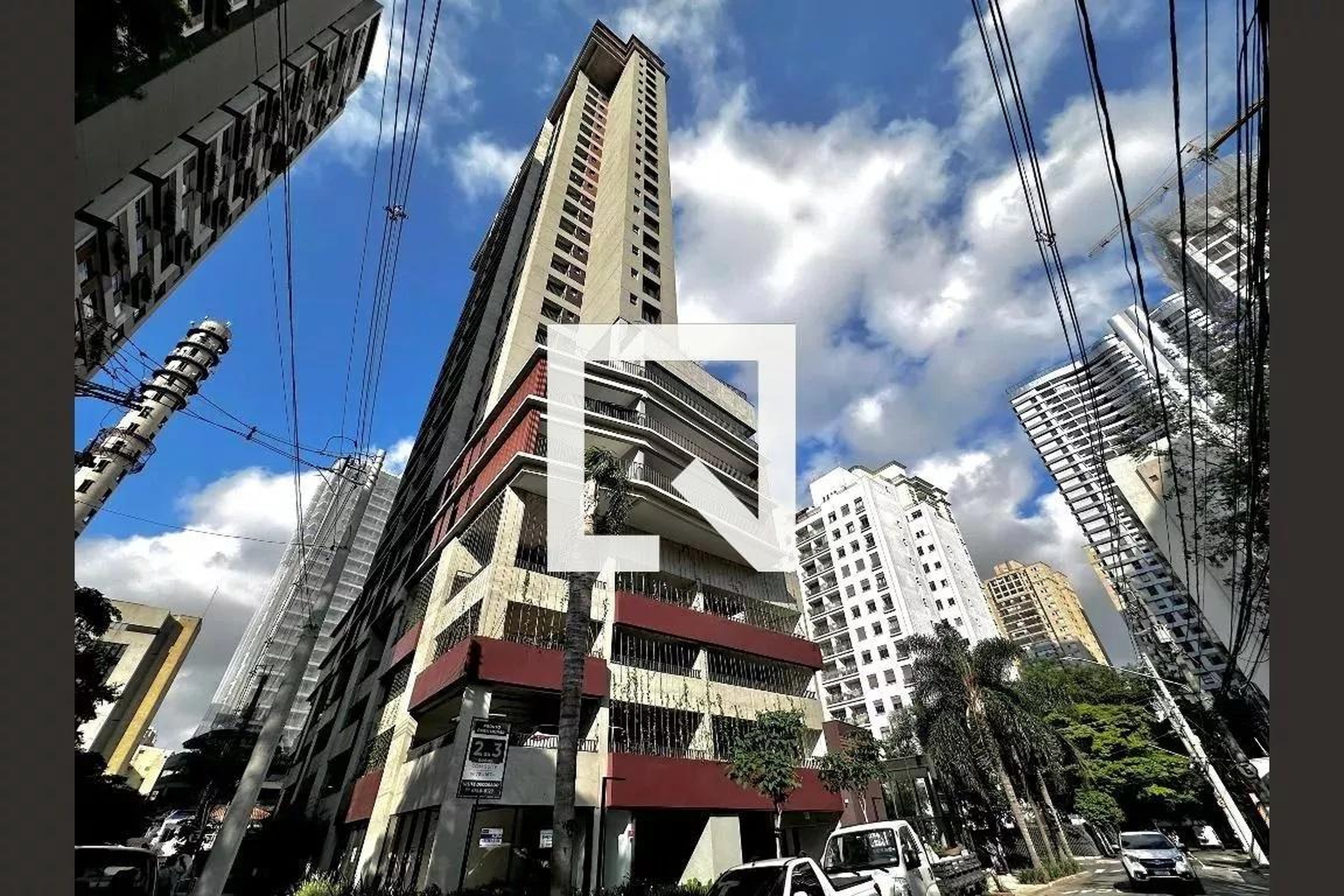 Fachada do Prédio Condomínio La Casa Pássaros e Flores