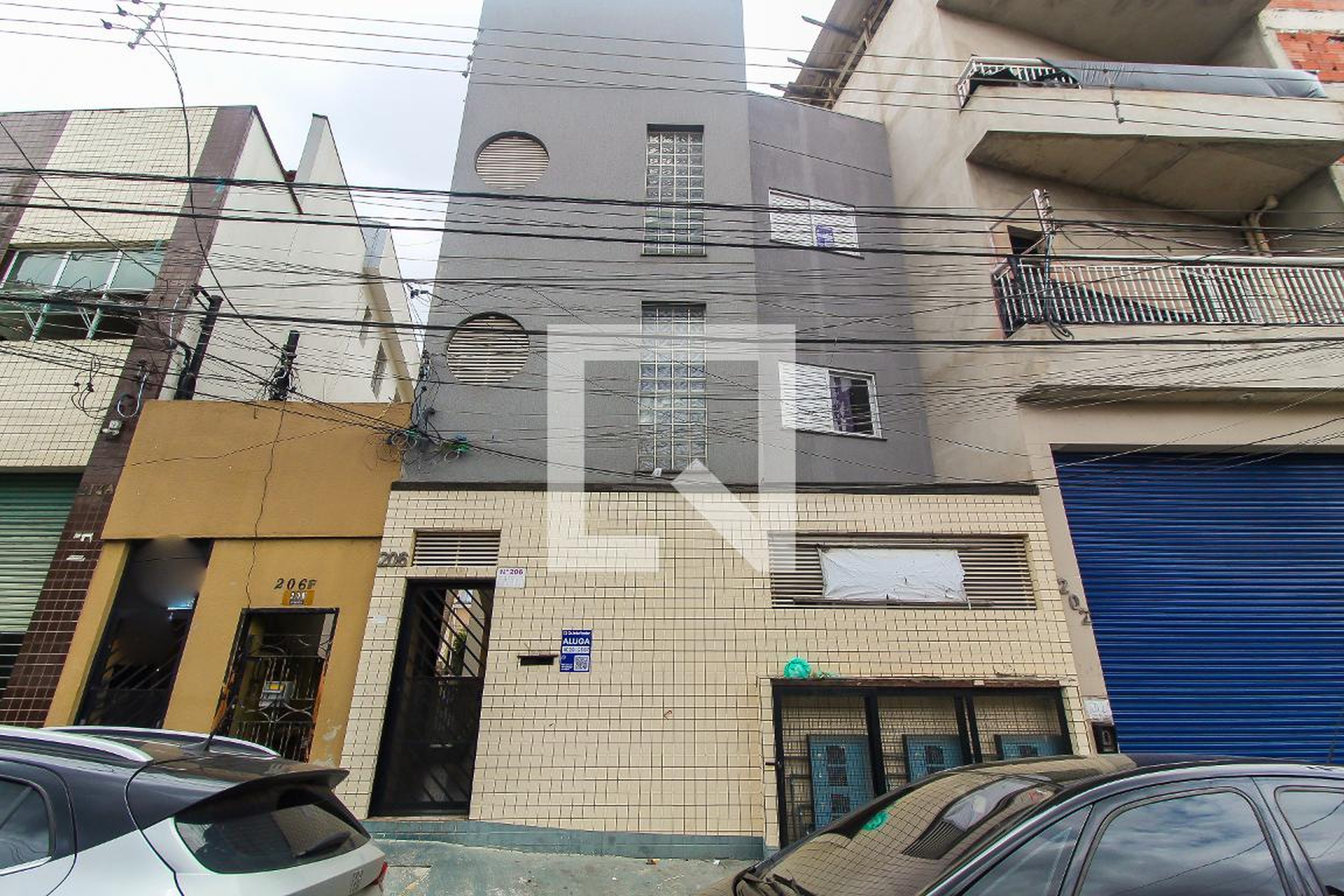 Fachada Condomínio em Rua Roque Polidoro, 206