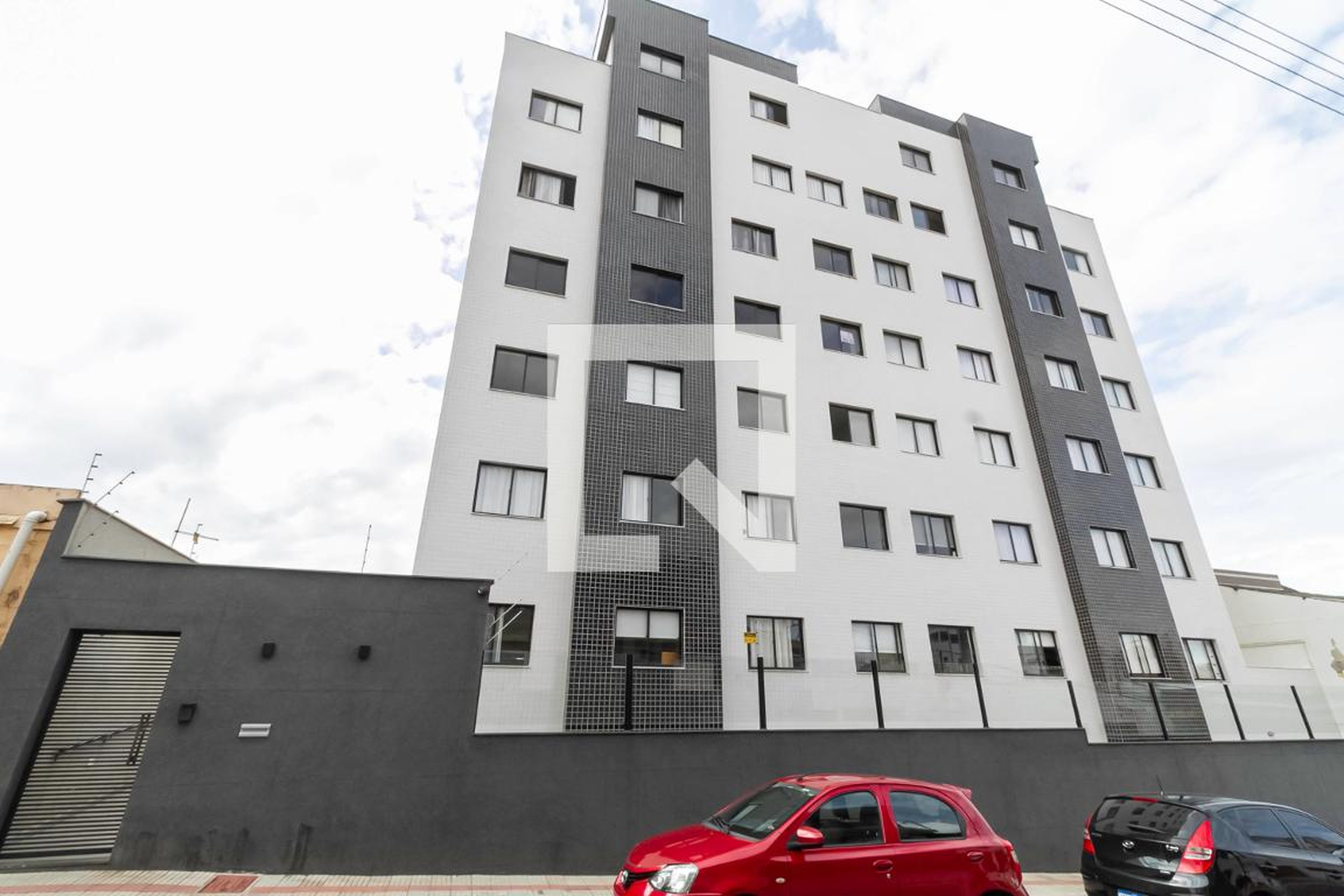 Fachada Condomínio em Rua Francisco Felipe Rodrigues, 43