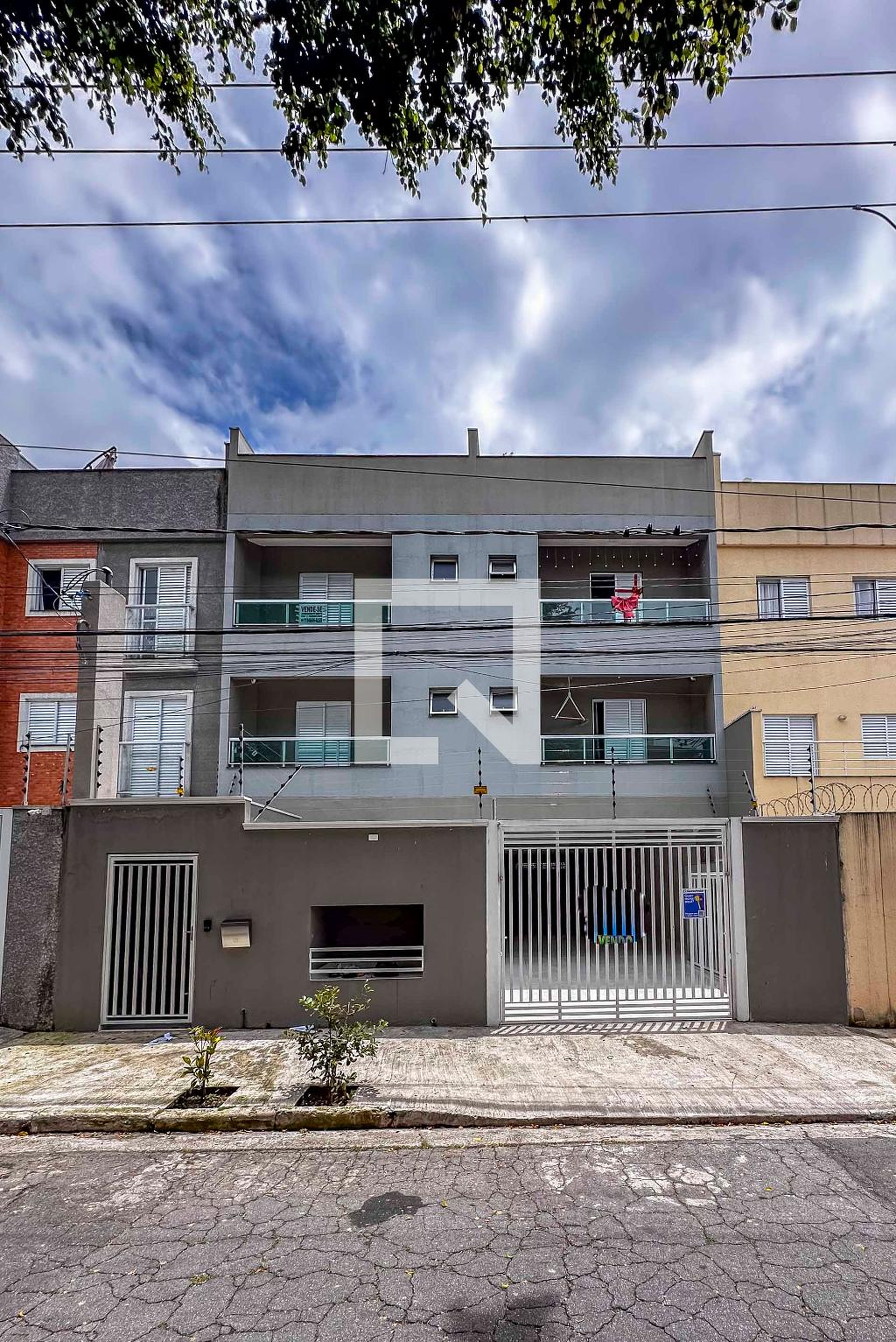 Fachada Condomínio em Rua Ingá, 522