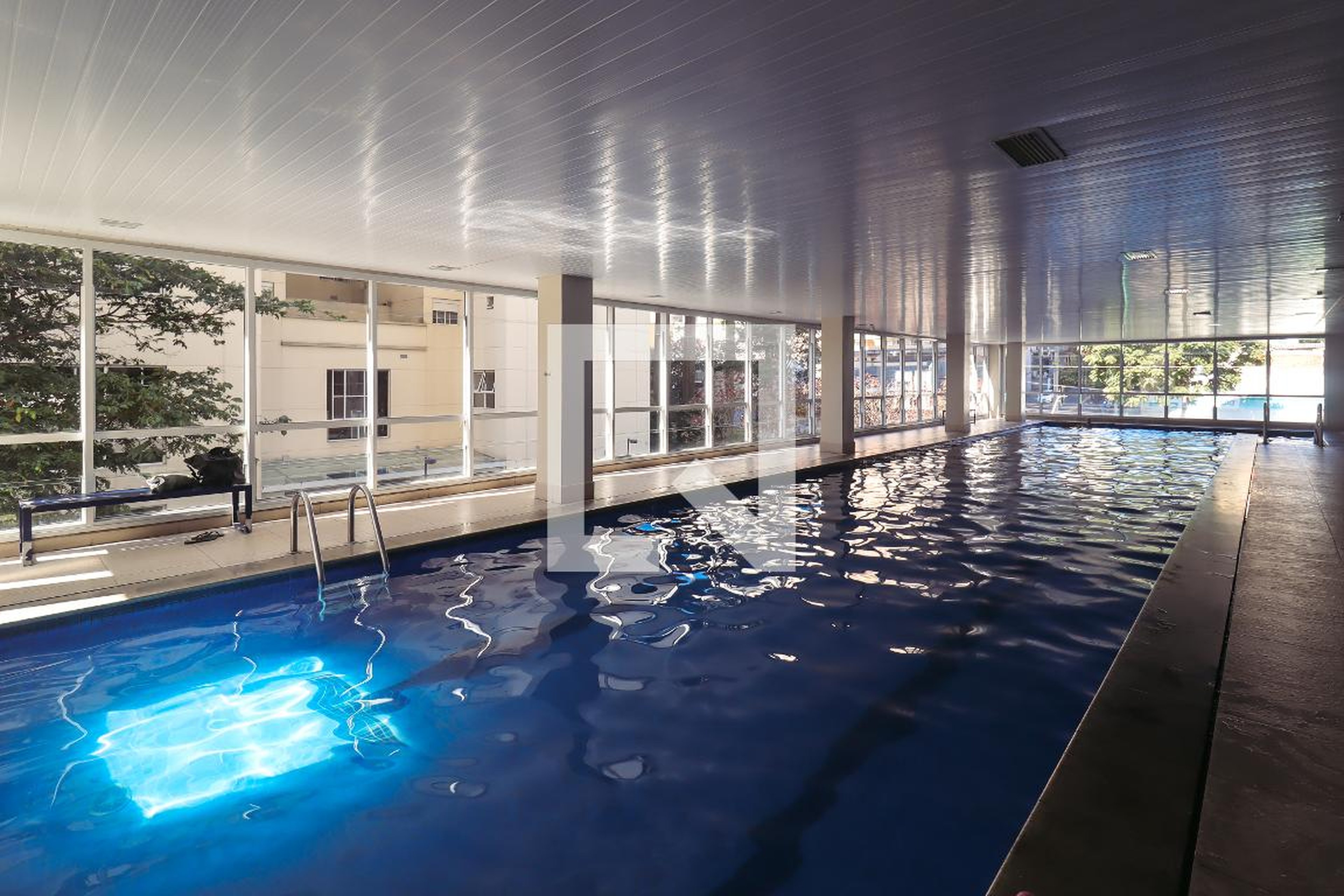 Piscina Coberta - New Parker