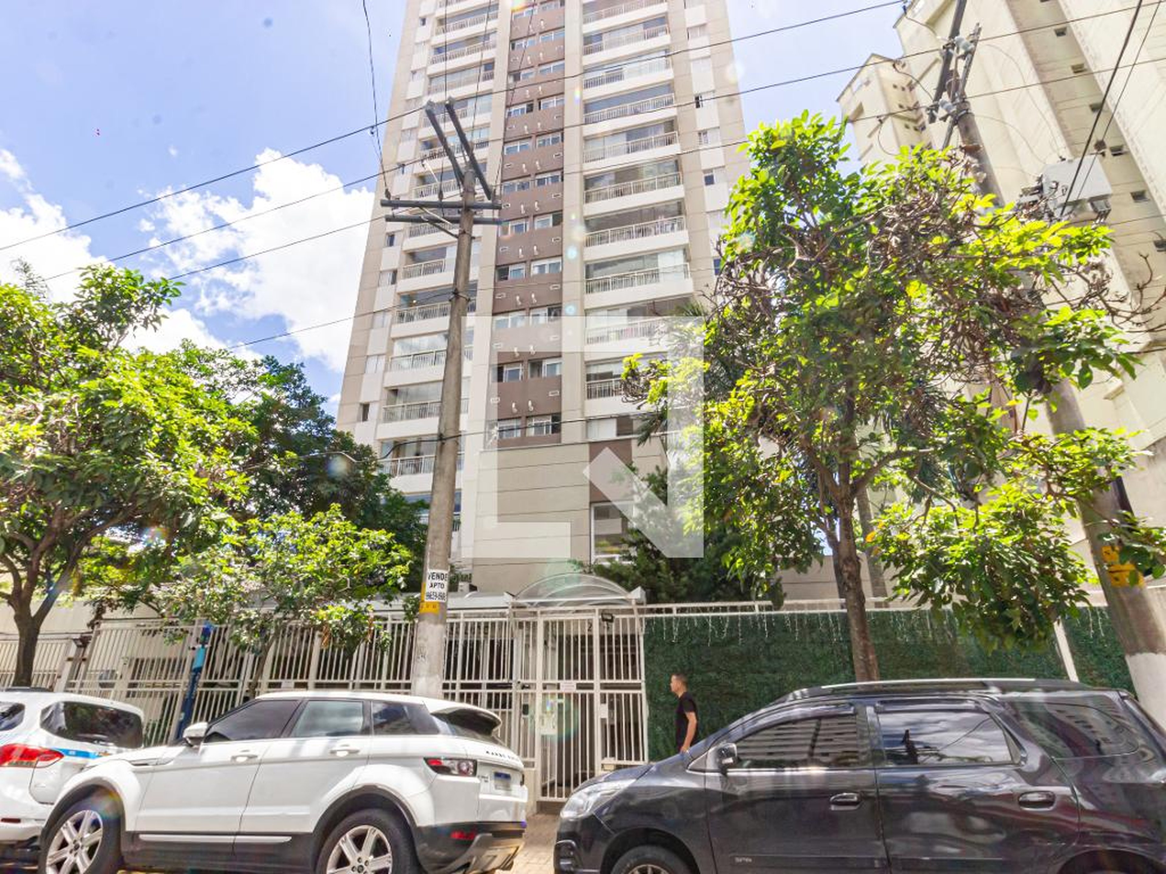 Fachada Condomínio em Rua Marina Crespi, 214