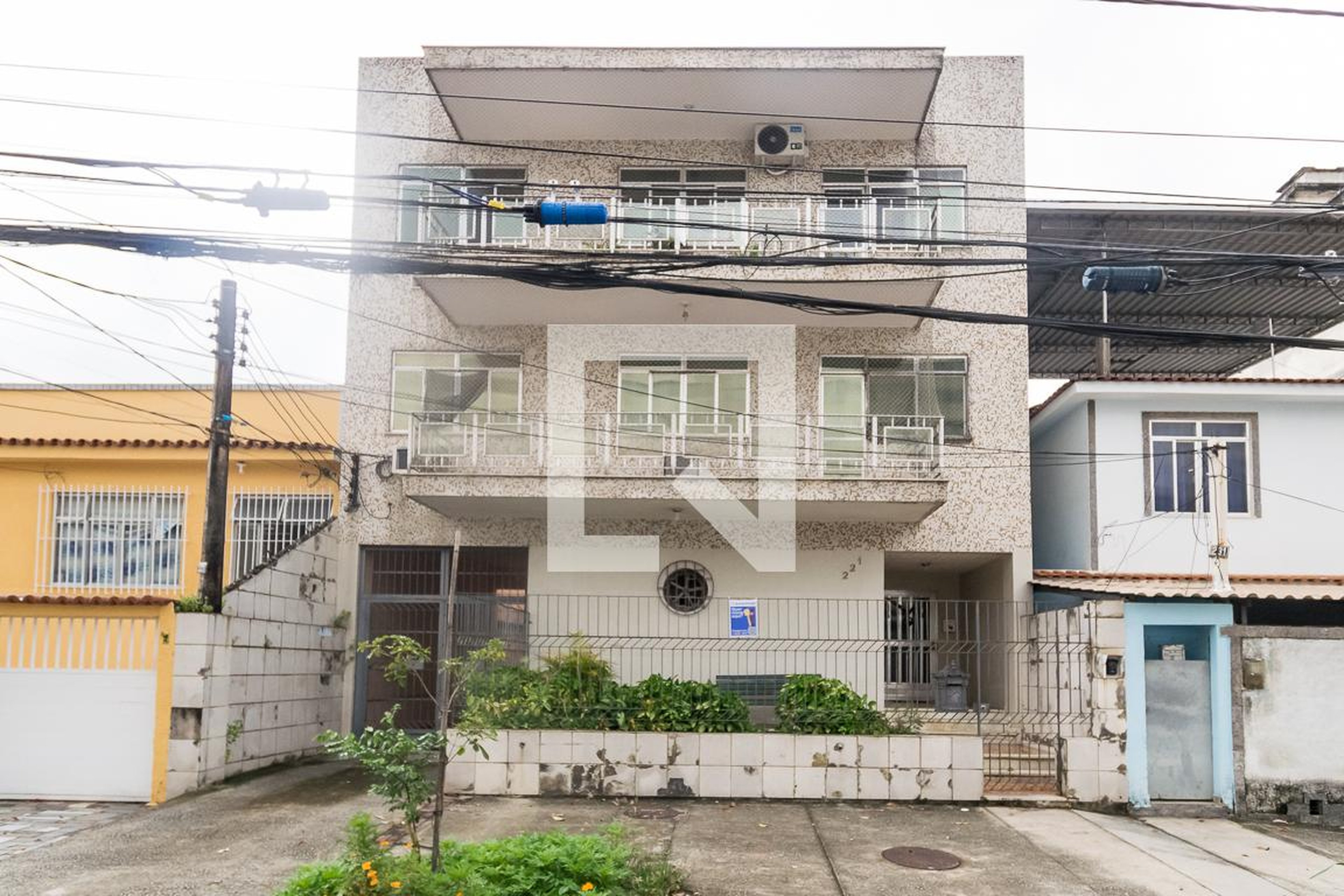 Fachada do Prédio Condomínio em Rua Samin, 221