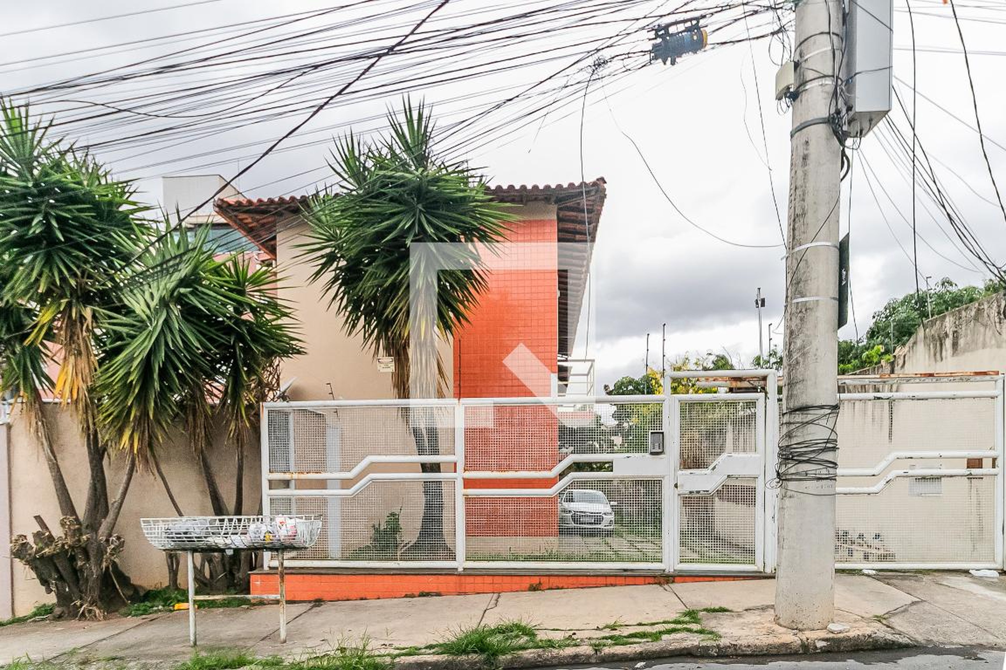 Fachada Condomínio em Rua Maria Cecília, 621