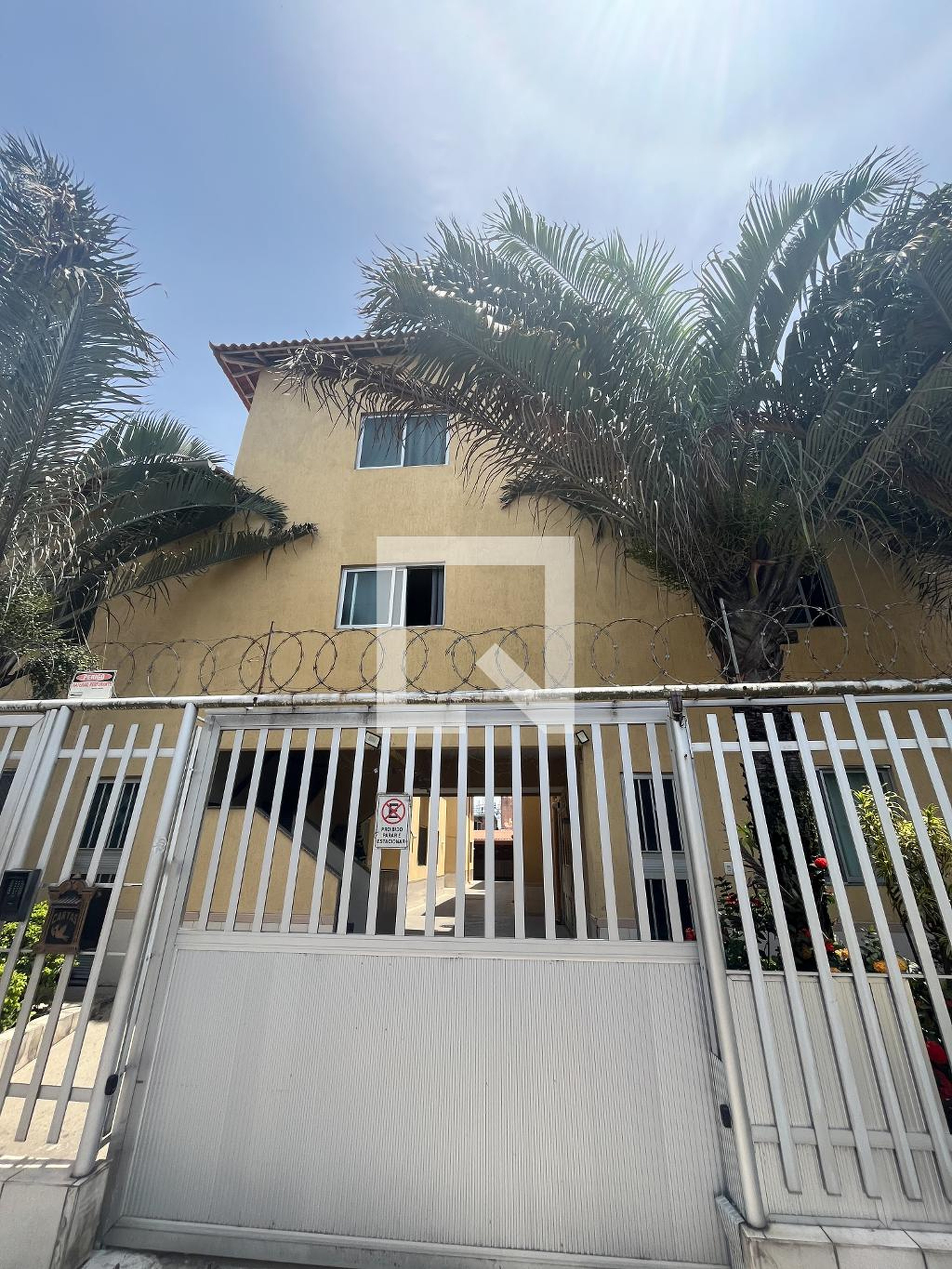 Fachada Condomínio em Estrada do Dendê, 582