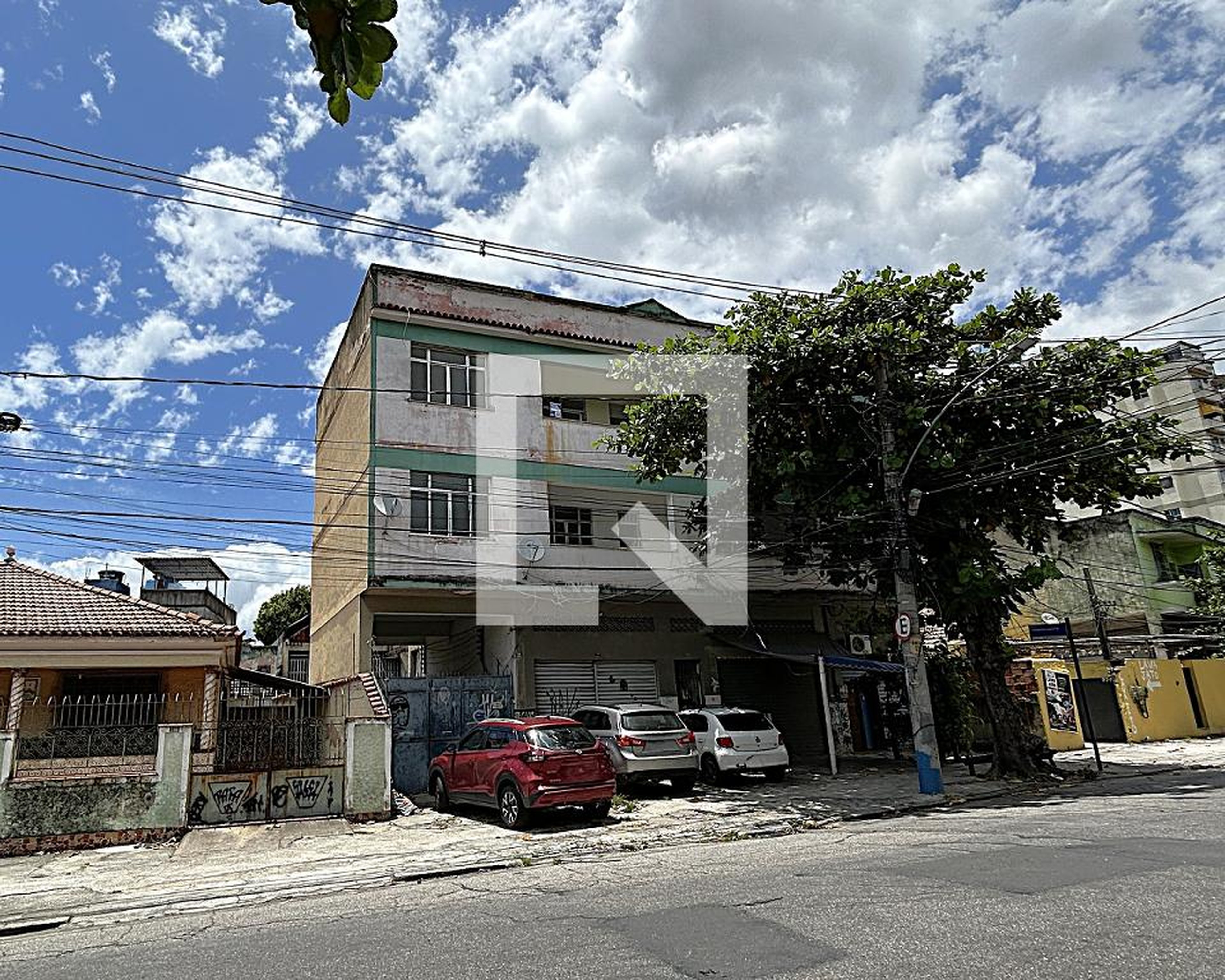 Fachada Condomínio em Rua Fernando Esquerdo, 765