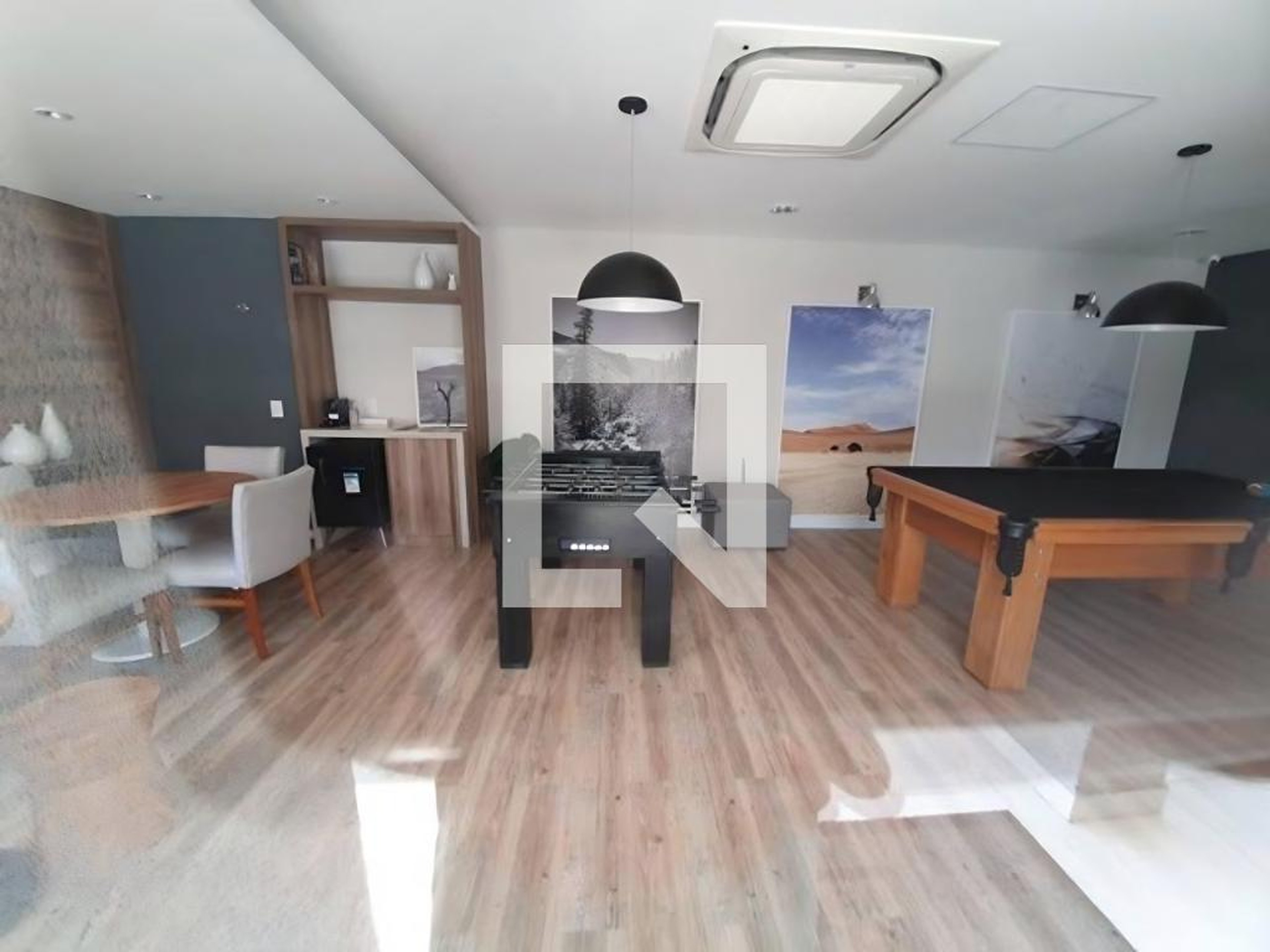 Salão de jogos - Place Madalena