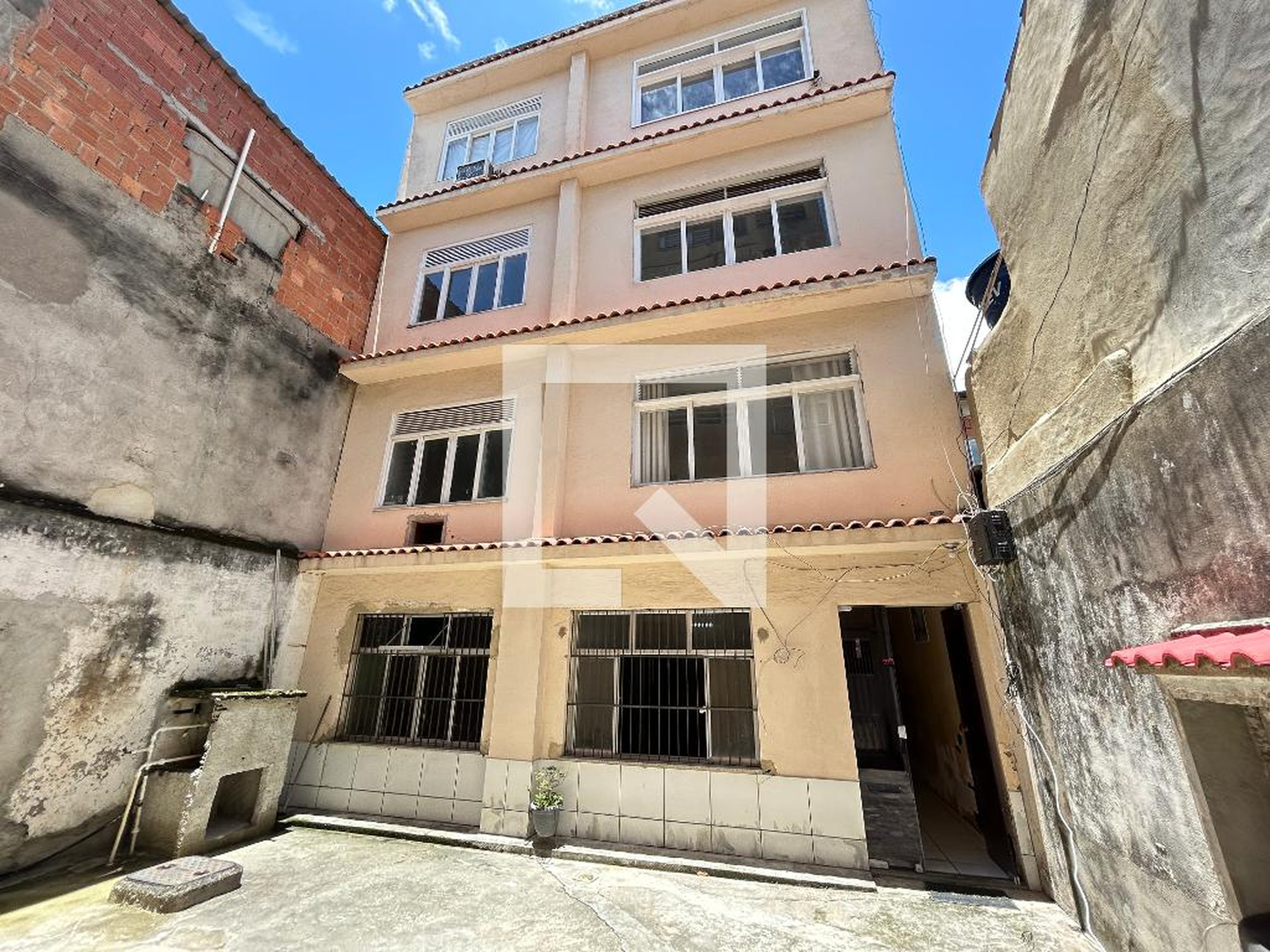 Fachada Condomínio em Rua Tapajós, 140