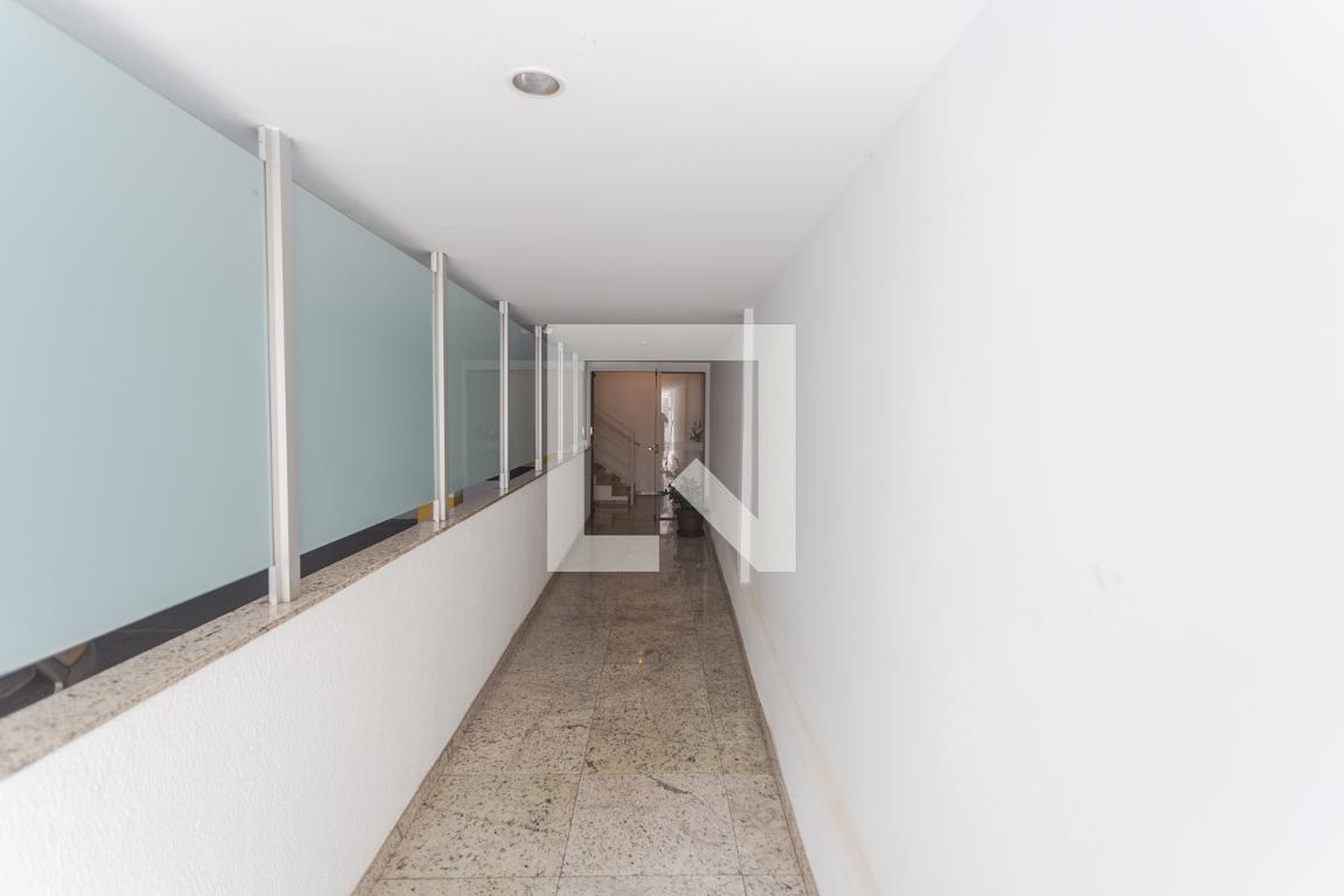 Hall de Entrada Condomínio em Rua Maranguape, 344