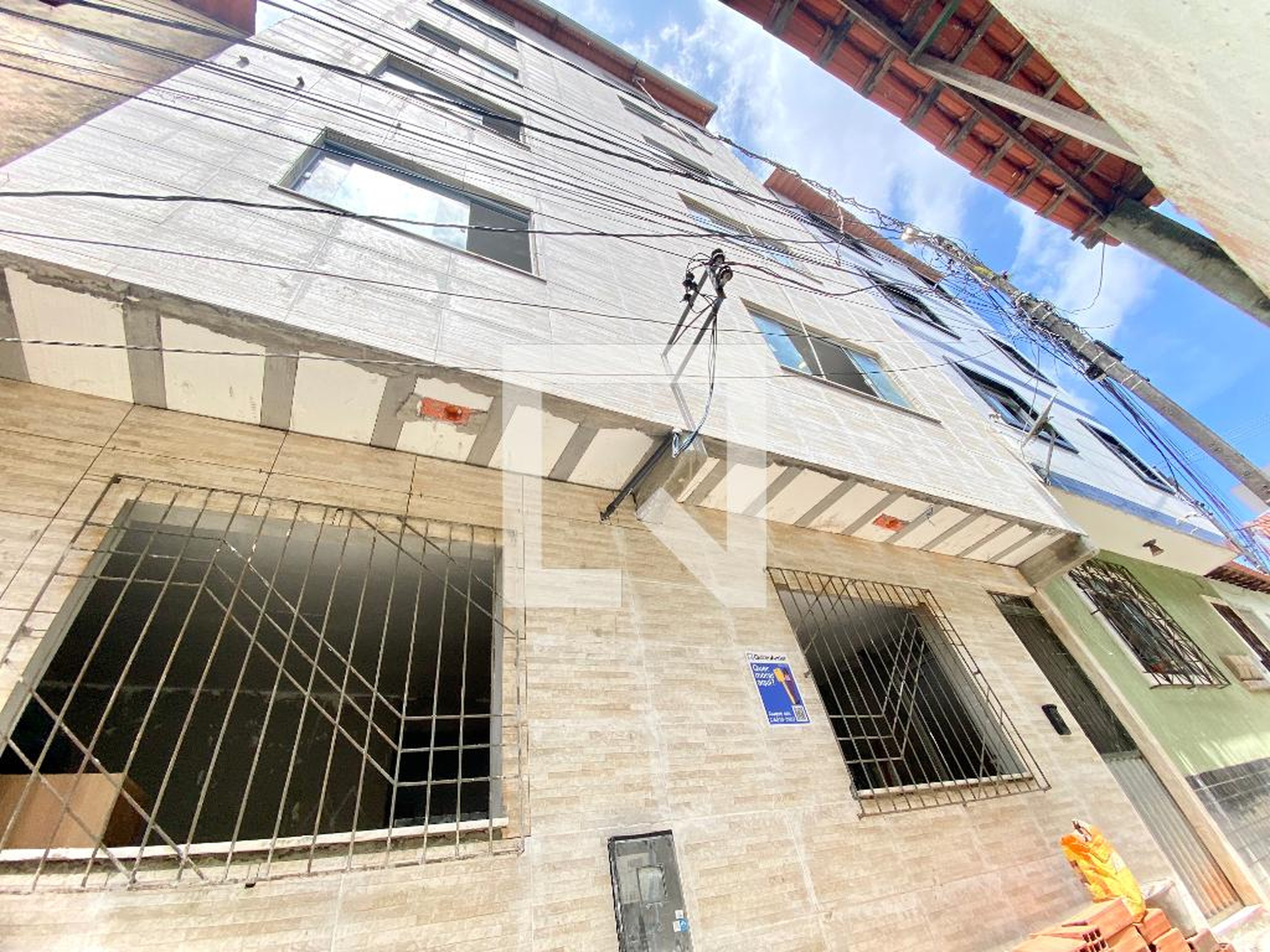 Fachada Condomínio em Rua Castro Neves, 235