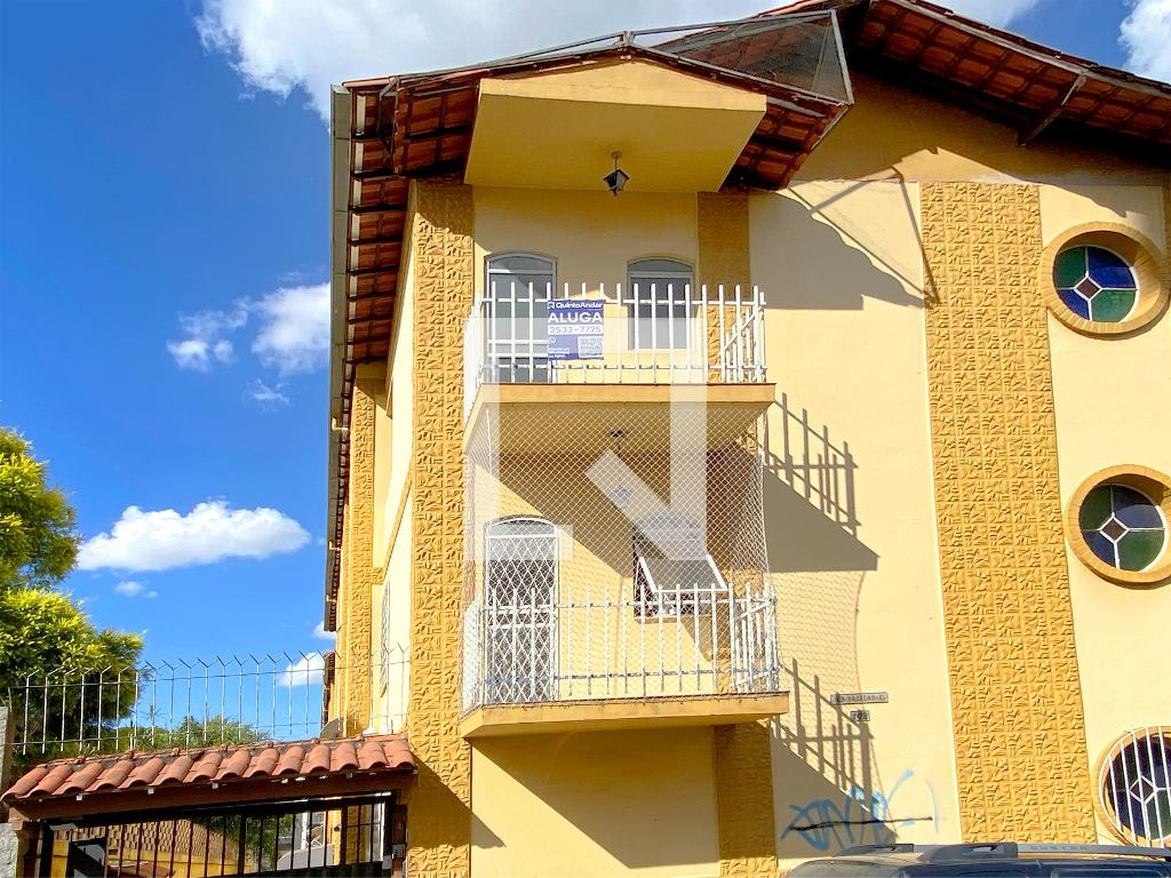 Fachada Condomínio em Rua Padre Demerval Gomes, 142