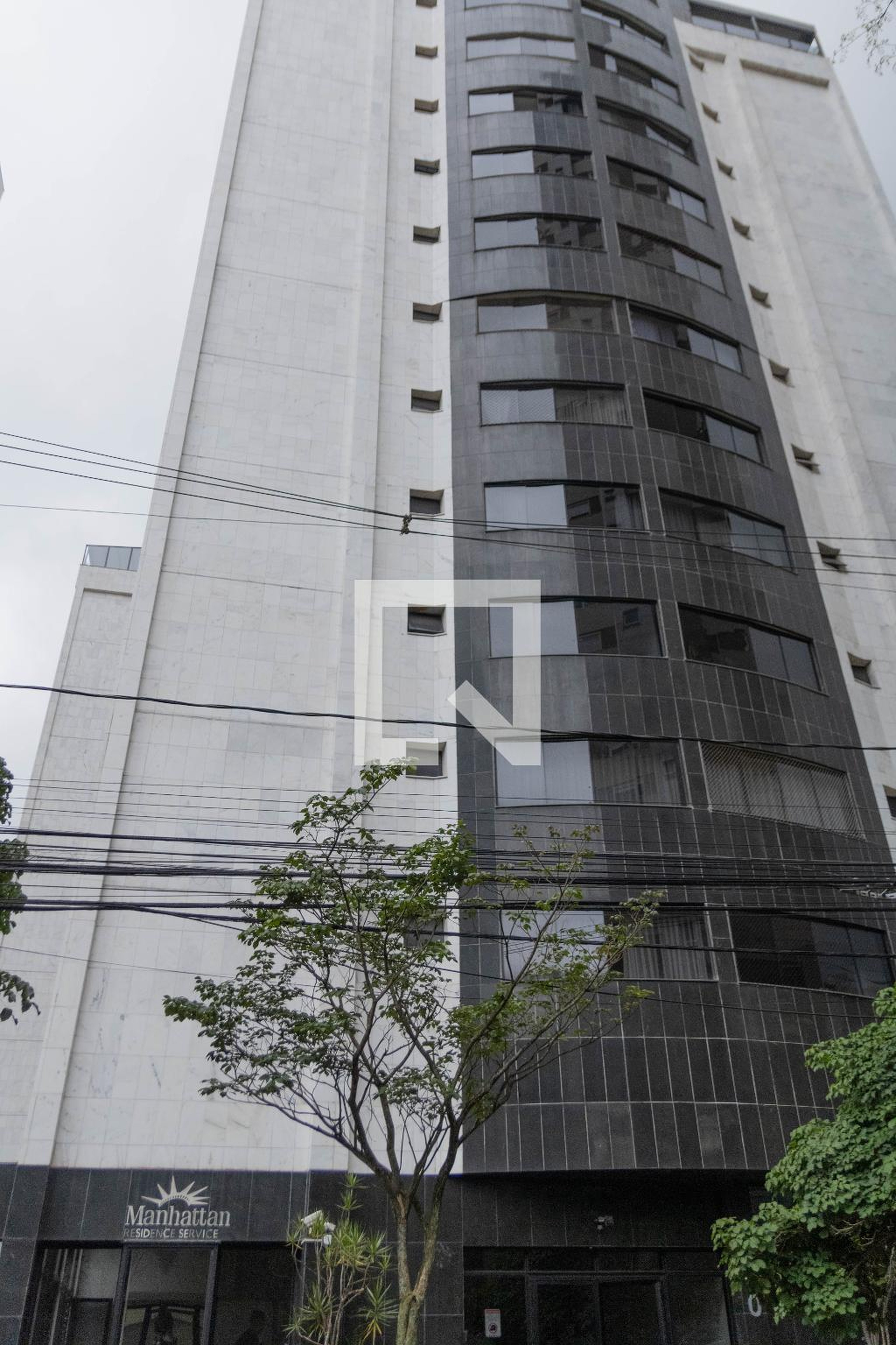 Fachada do Prédio Condomínio Residence Service Manhattan