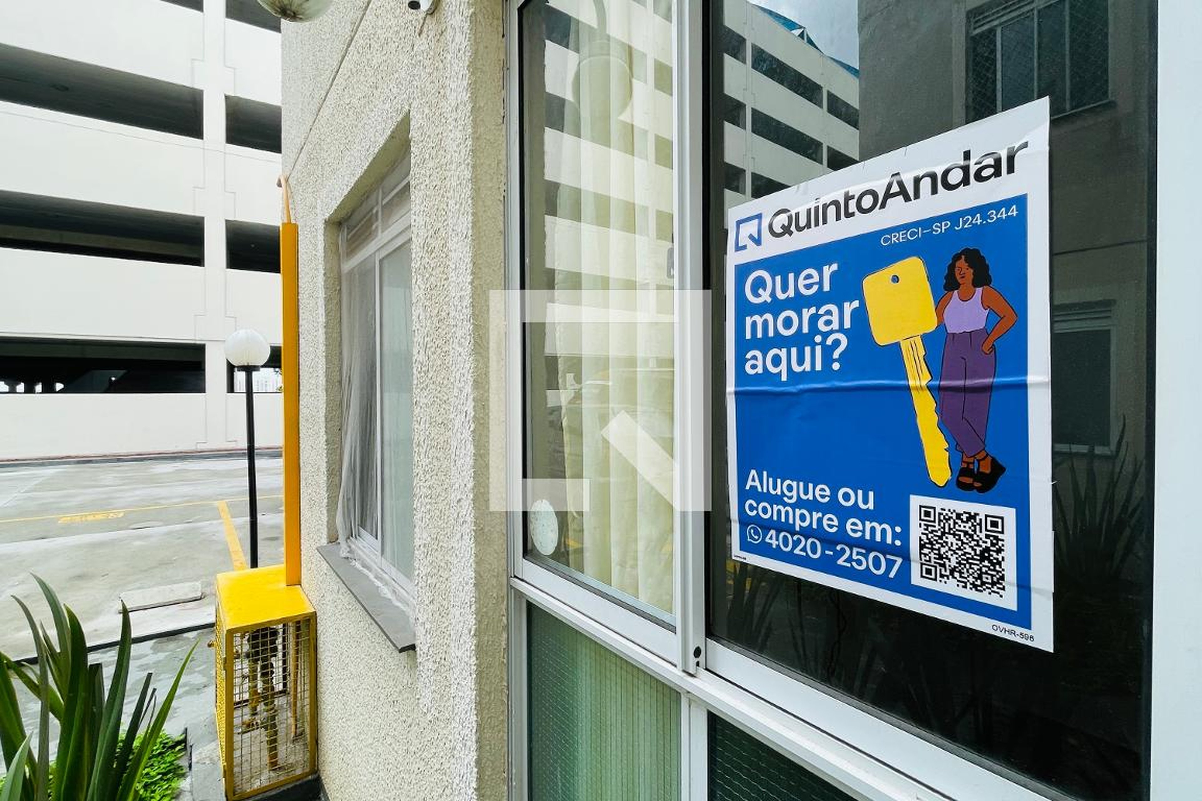 Fachada Condomínio em Rua Paschoalina Belloti, 32