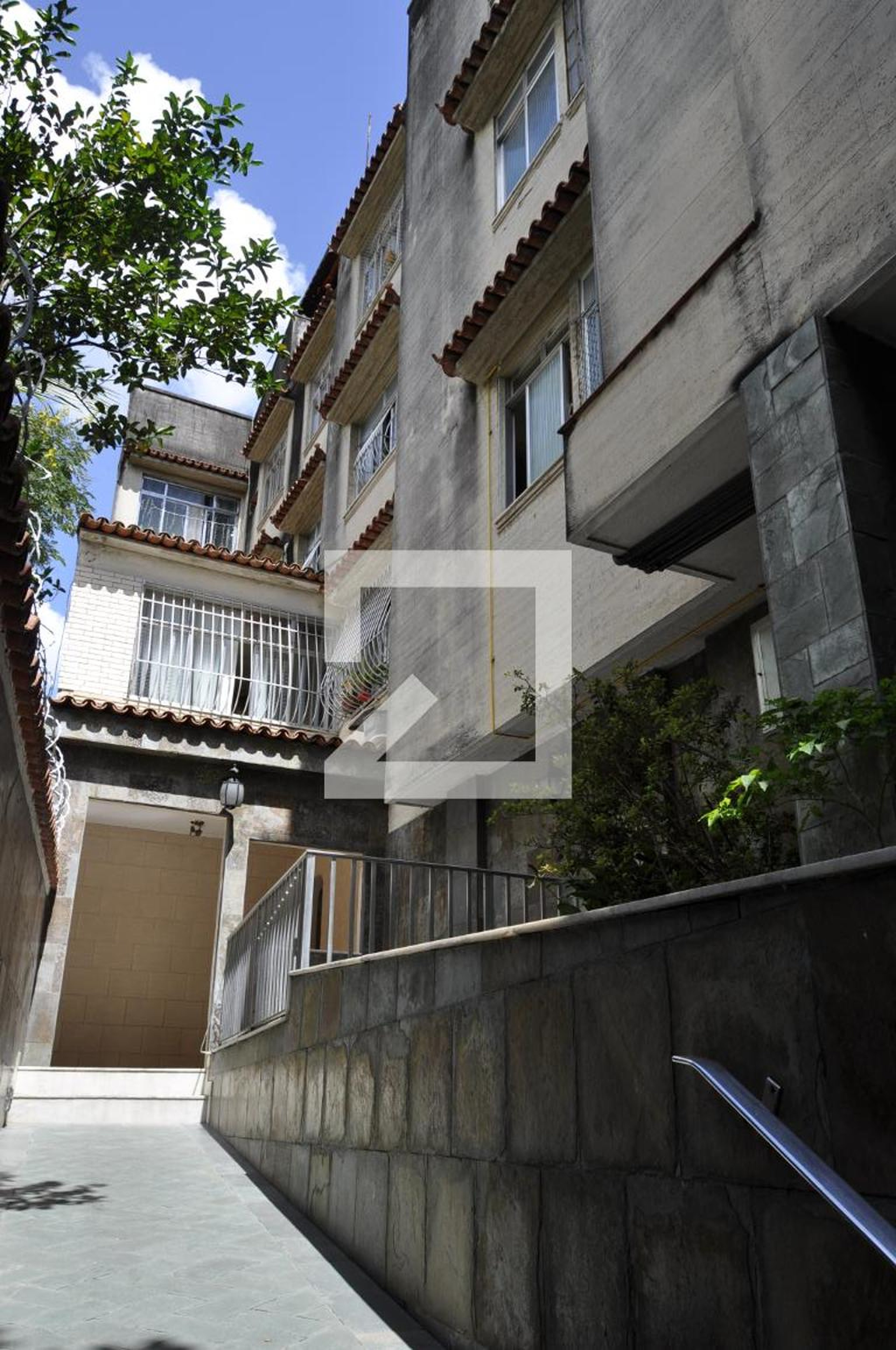 Fachada Condomínio em Rua Tôrres Sobrinho, 63