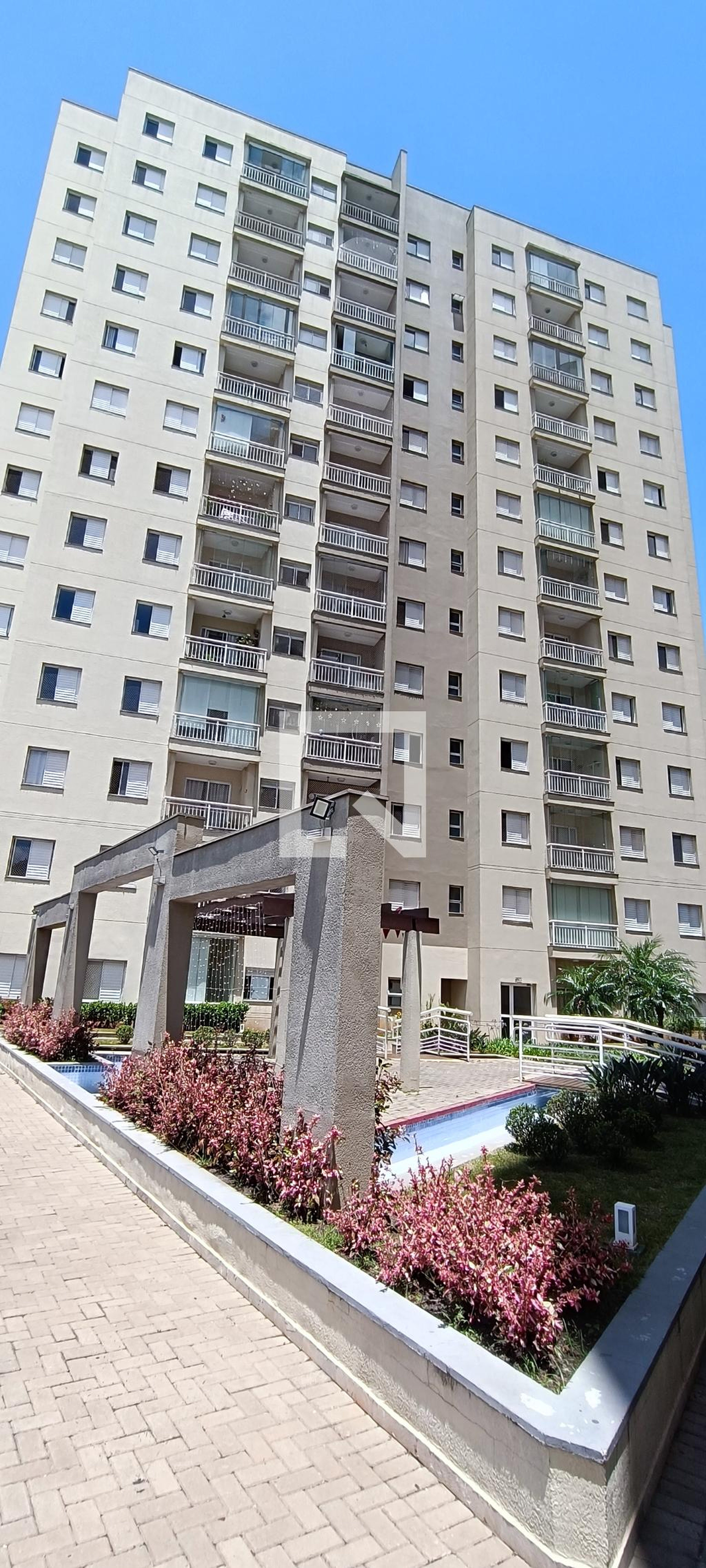 Fachada Condomínio em Alameda Mauro Zenant, 40