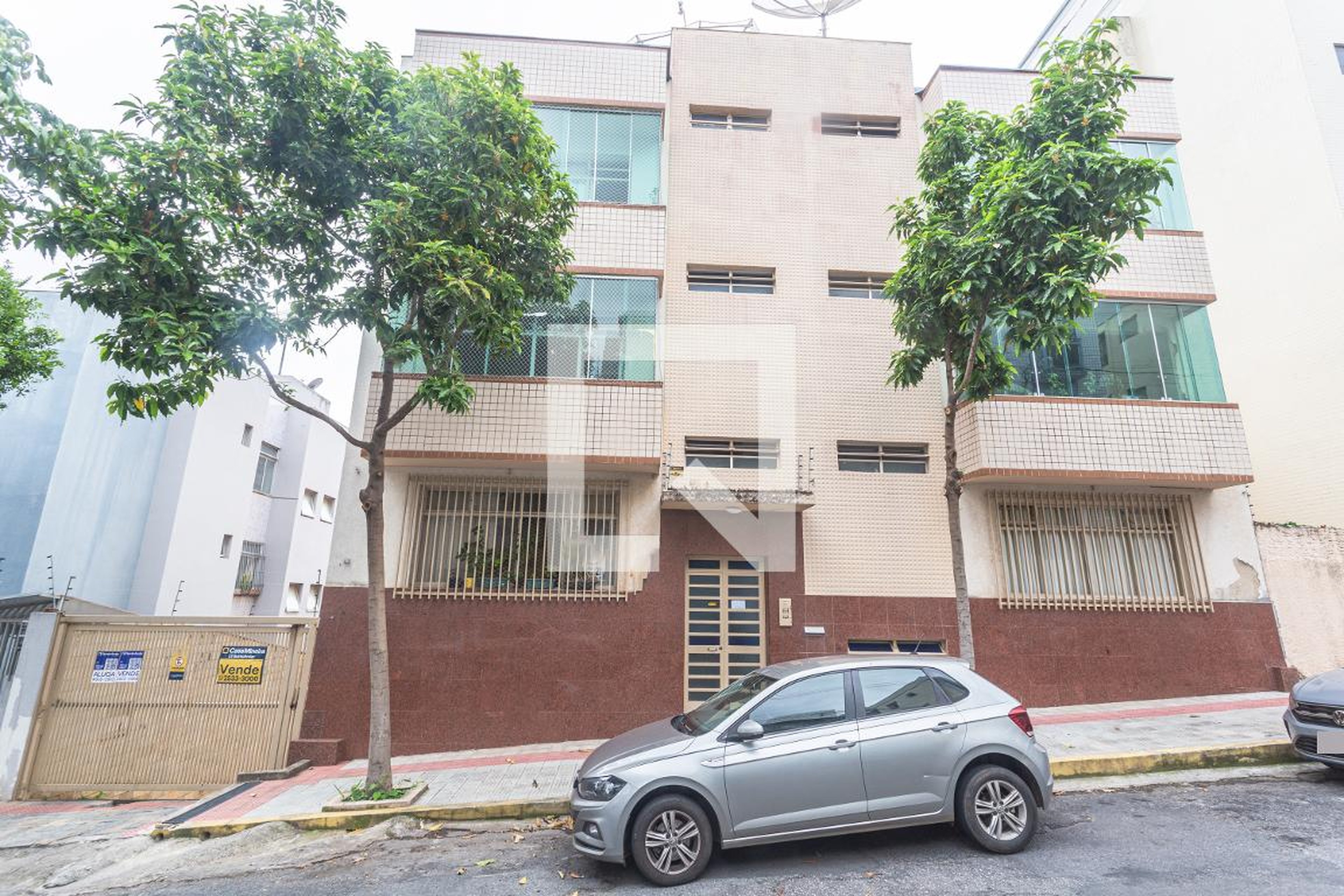 Fachada Condomínio em Rua Alberto Bressane, 21