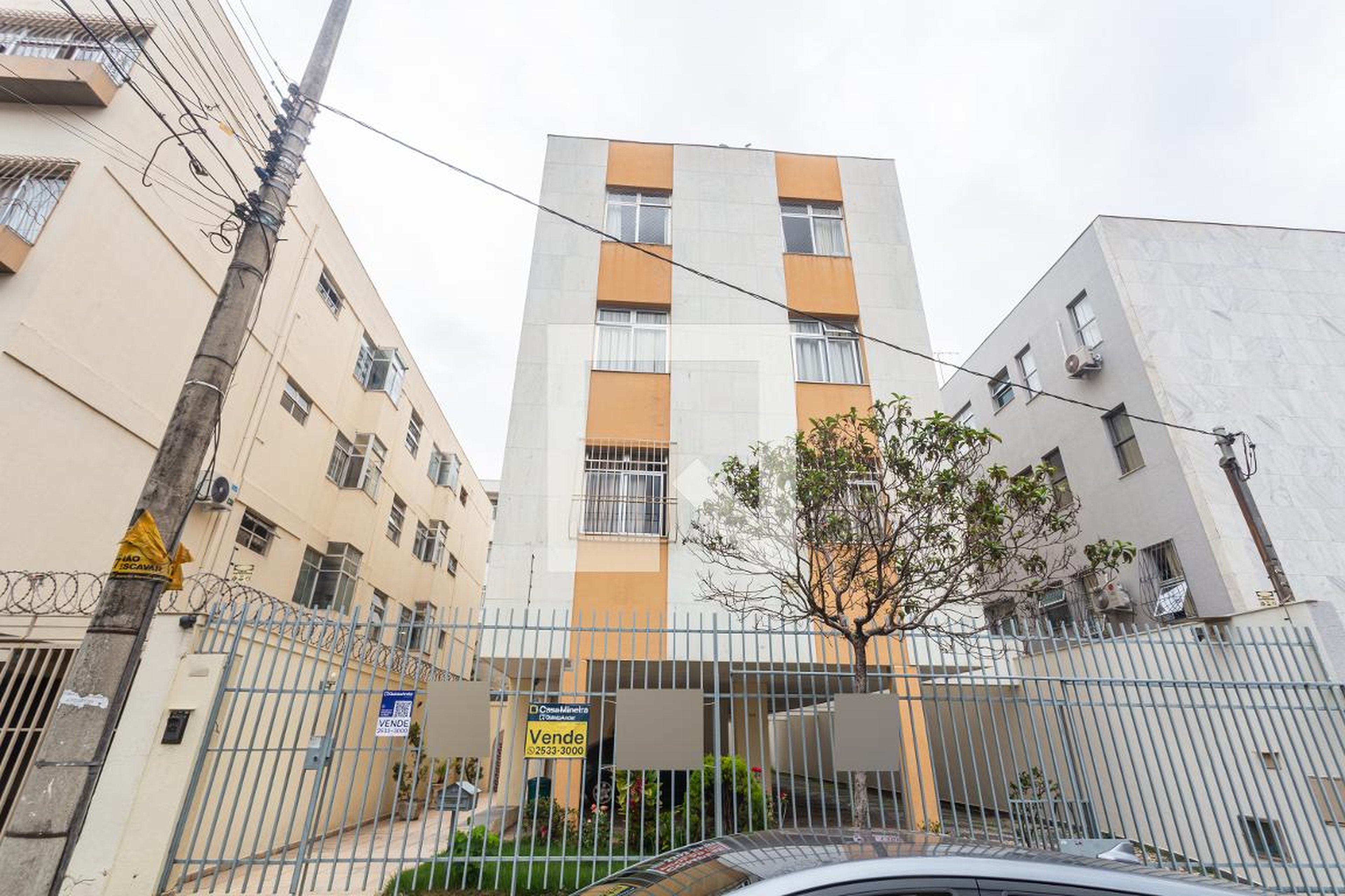 Fachada Condomínio em Rua Professor Lincoln Continentino, 450