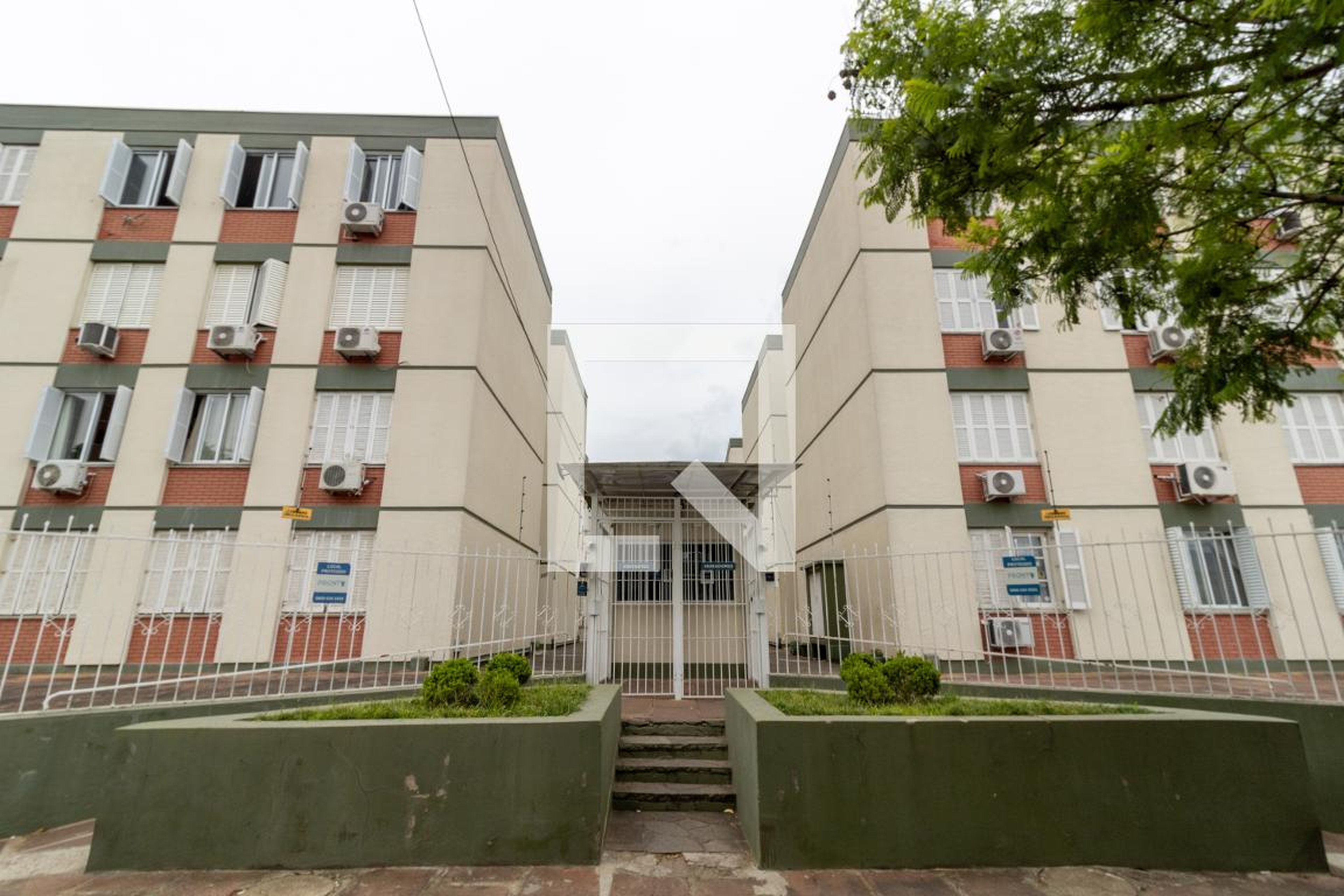 Fachada Condomínio em Rua Nunes, 557