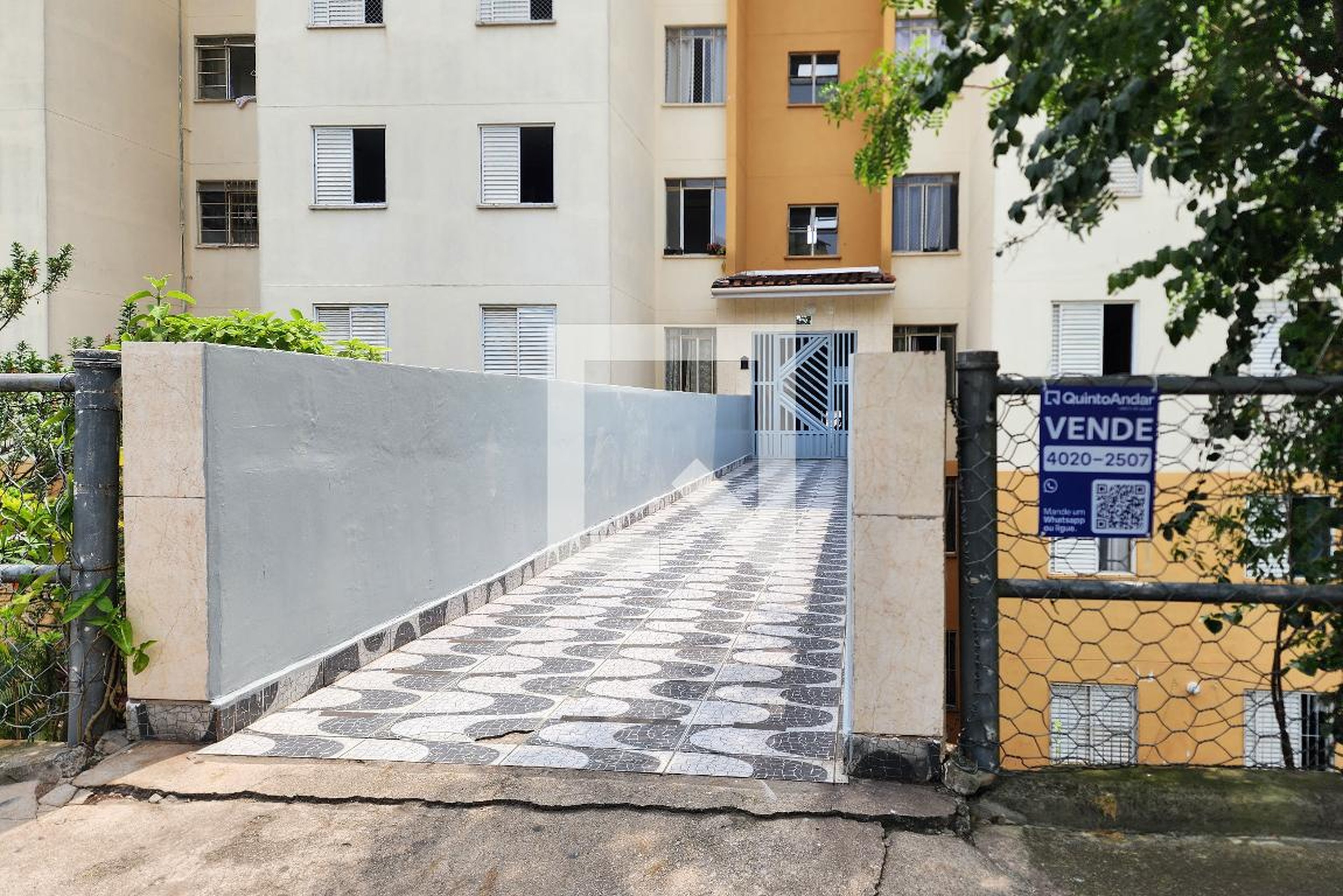 Fachada do Condomínio Condomínio em Rua Estrela Esmeralda, 588