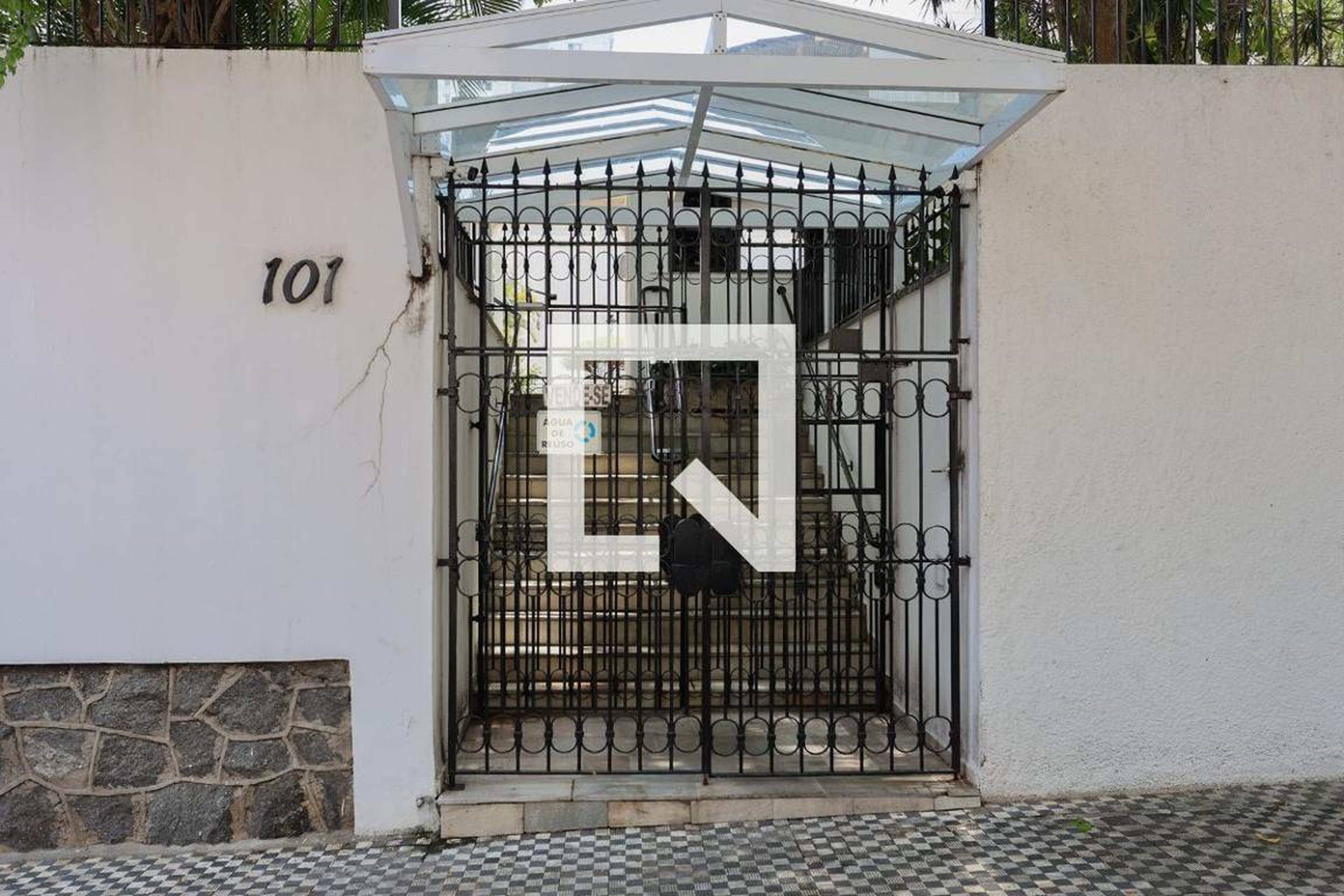 Fachada do condomínio Edifício Solar de Coimbra