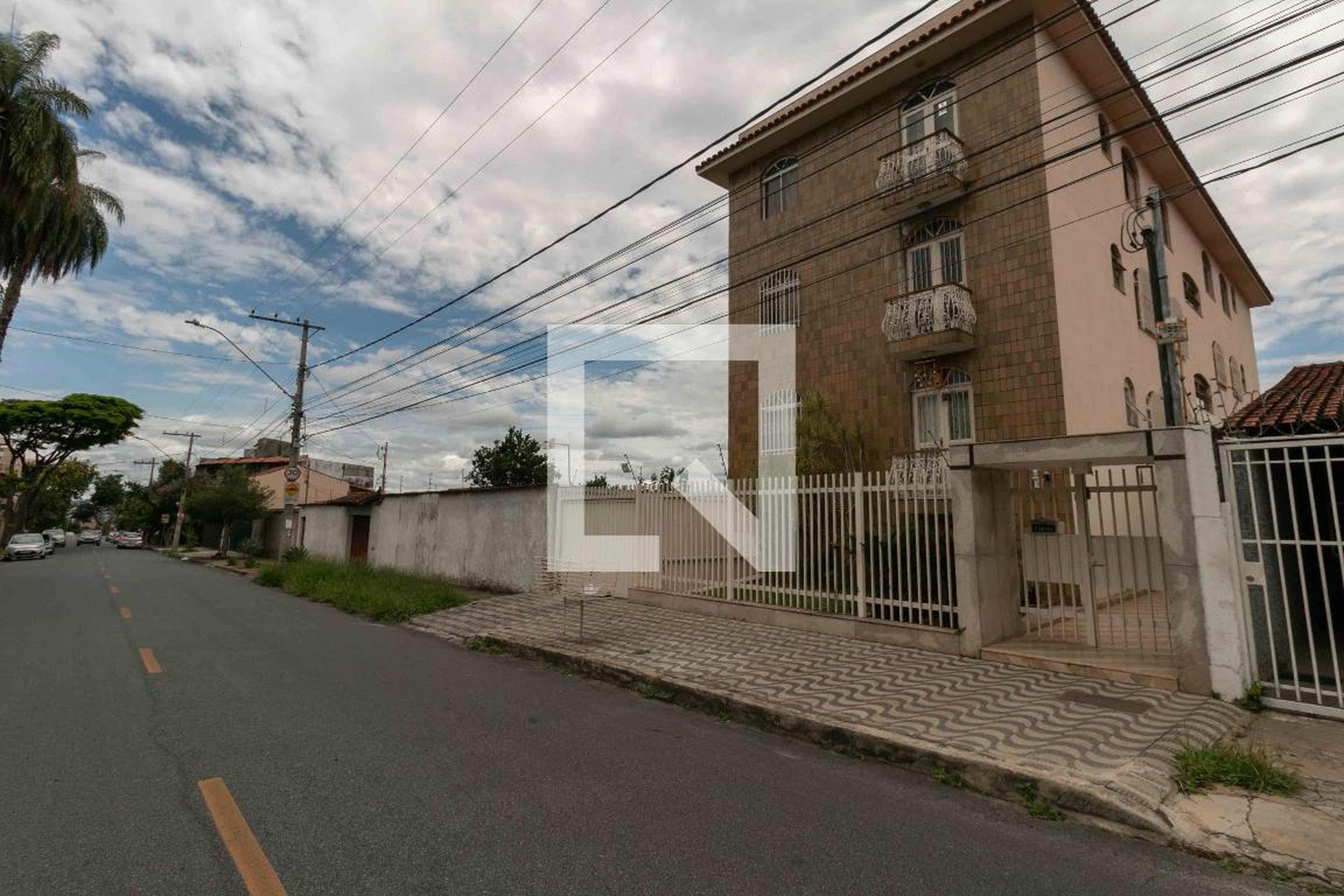 Fachada Condomínio em Rua Ramalho Ortigão, 528