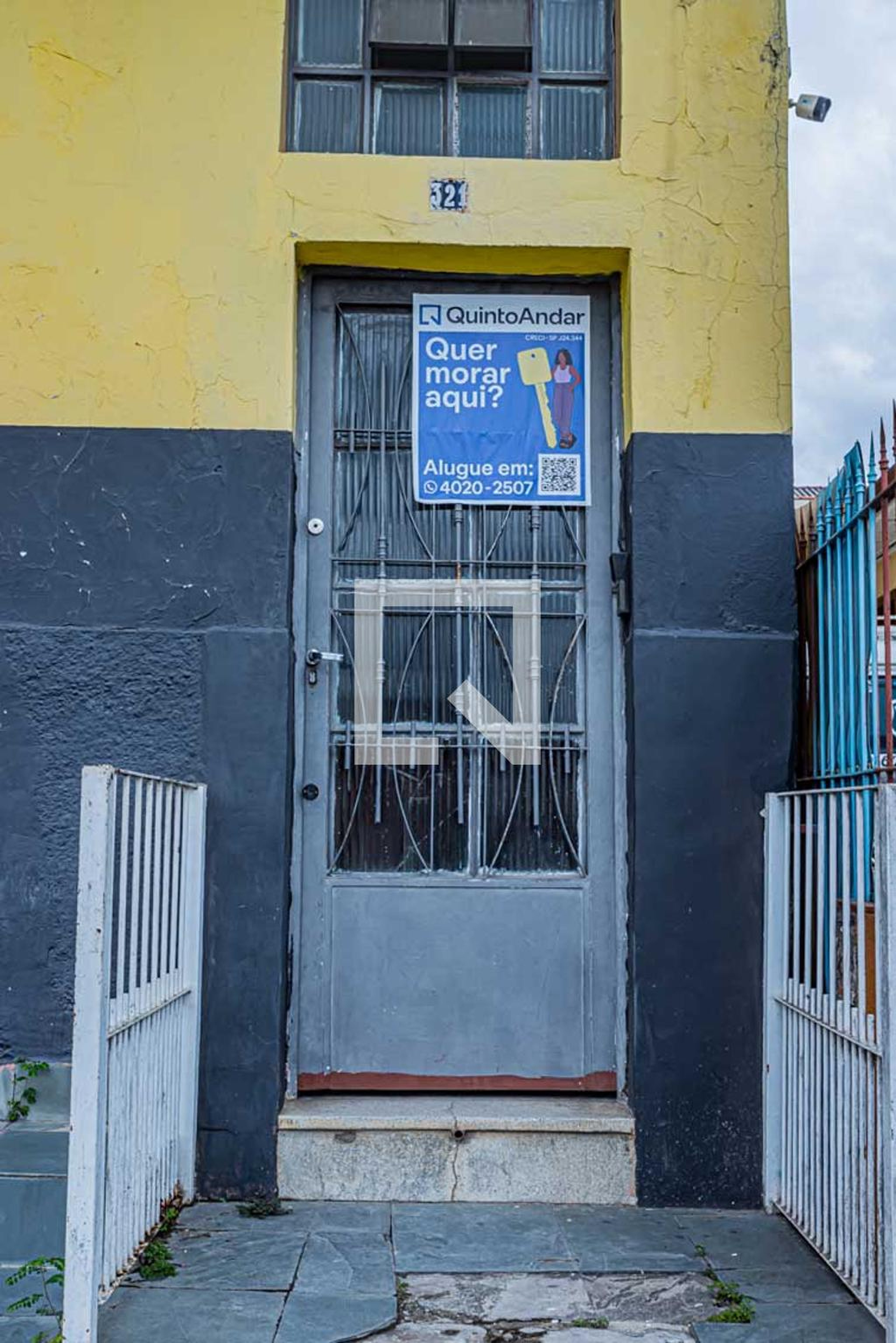 Fachada Condomínio em Estrada do Sabão, 321