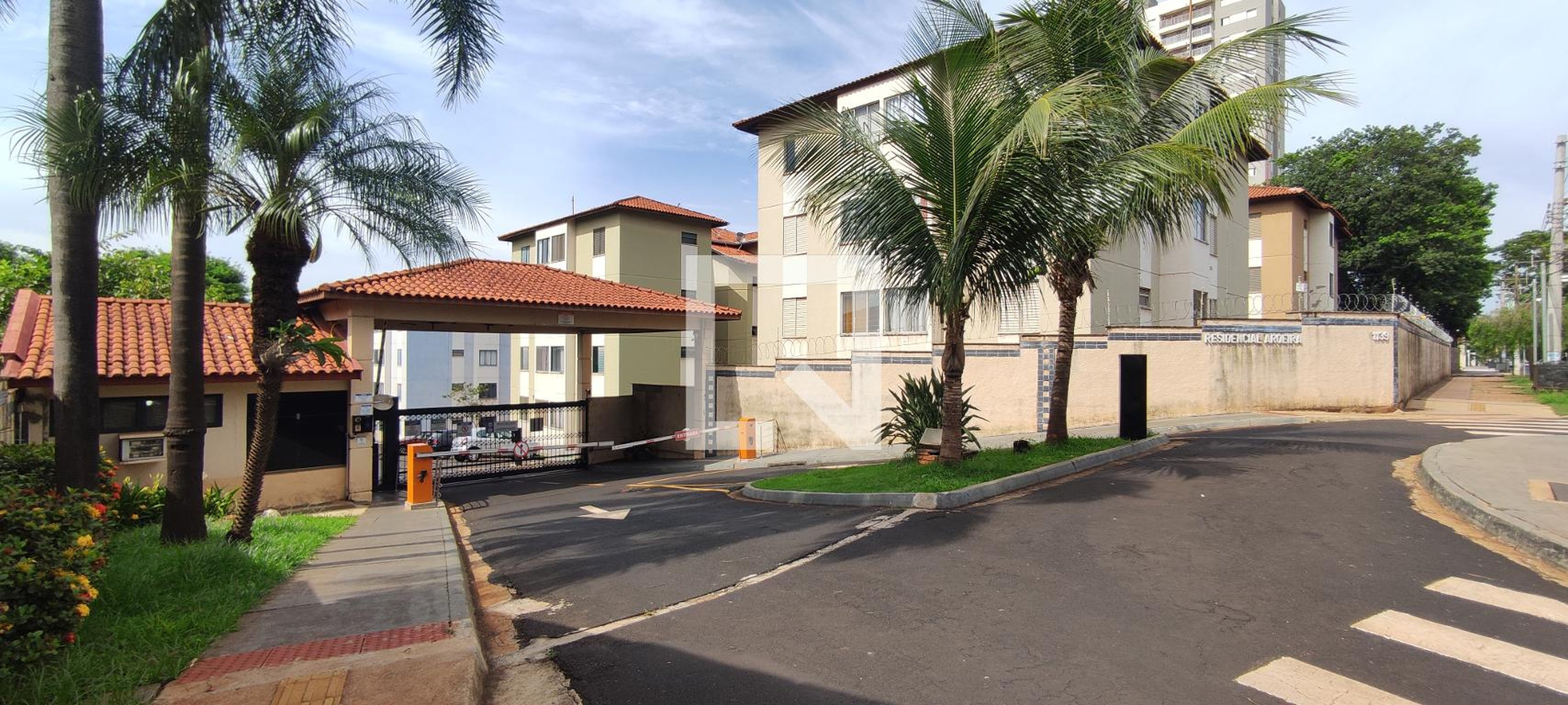 Fachada Condomínio Aroeira