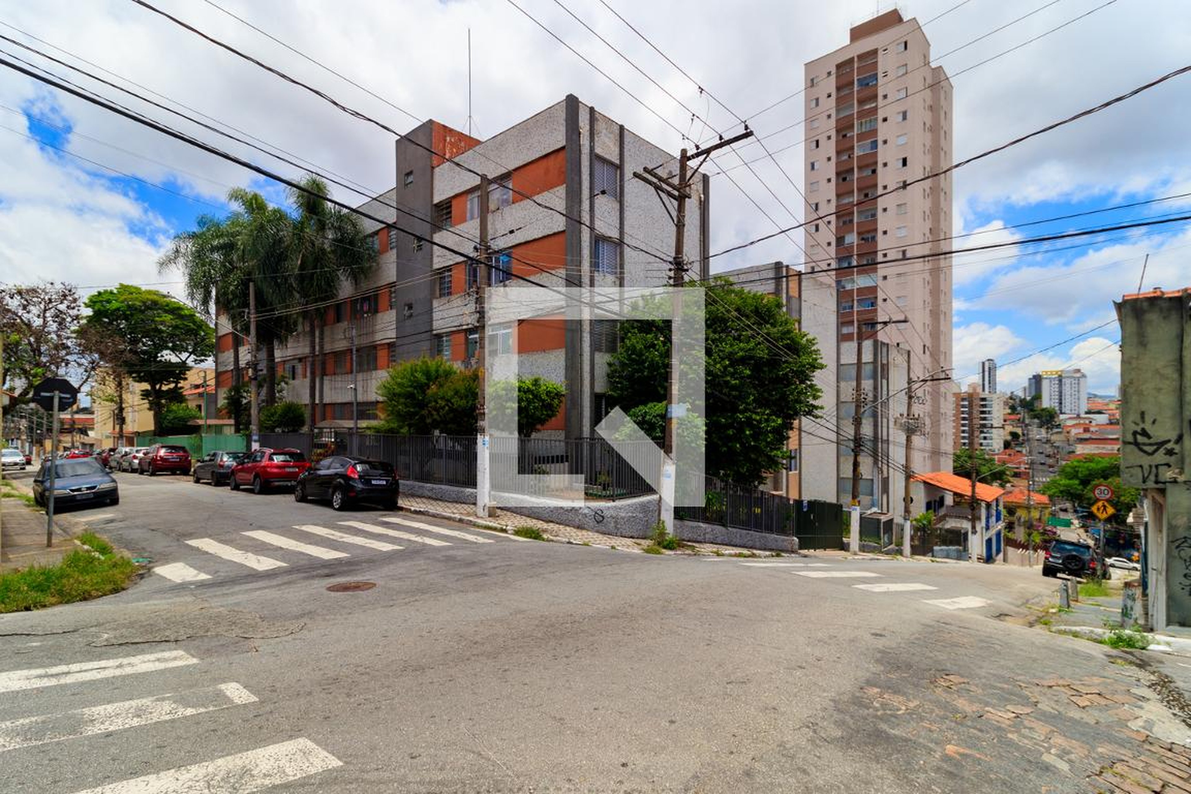 Fachada Condomínio em Rua José de Almeida, 1057