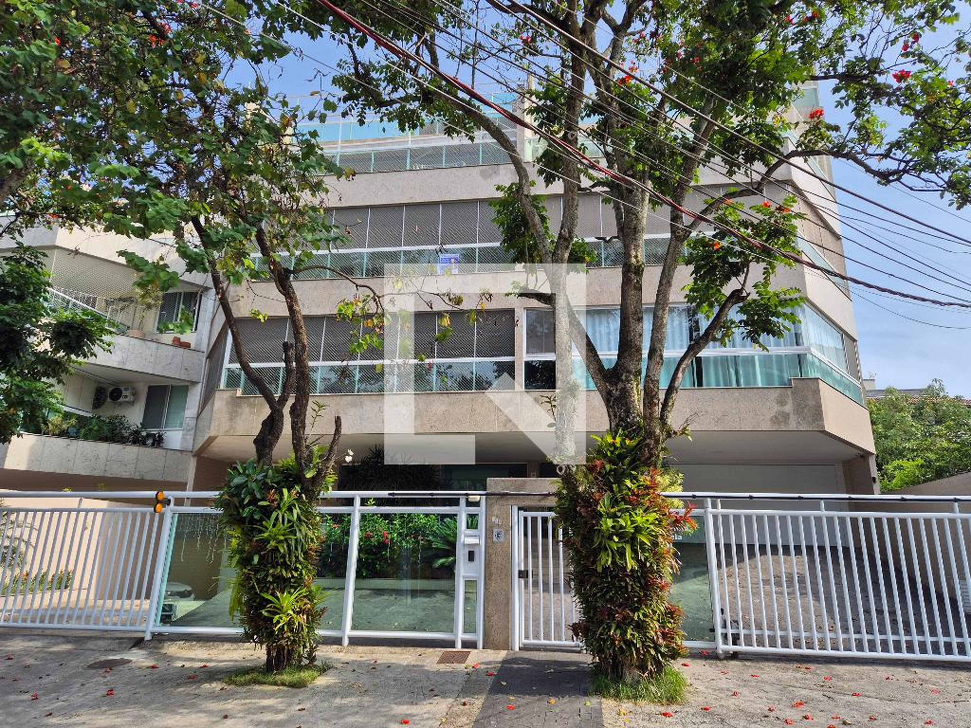 Fachada do Prédio Condomínio em Rua Joaquim Moreira Neves, 134