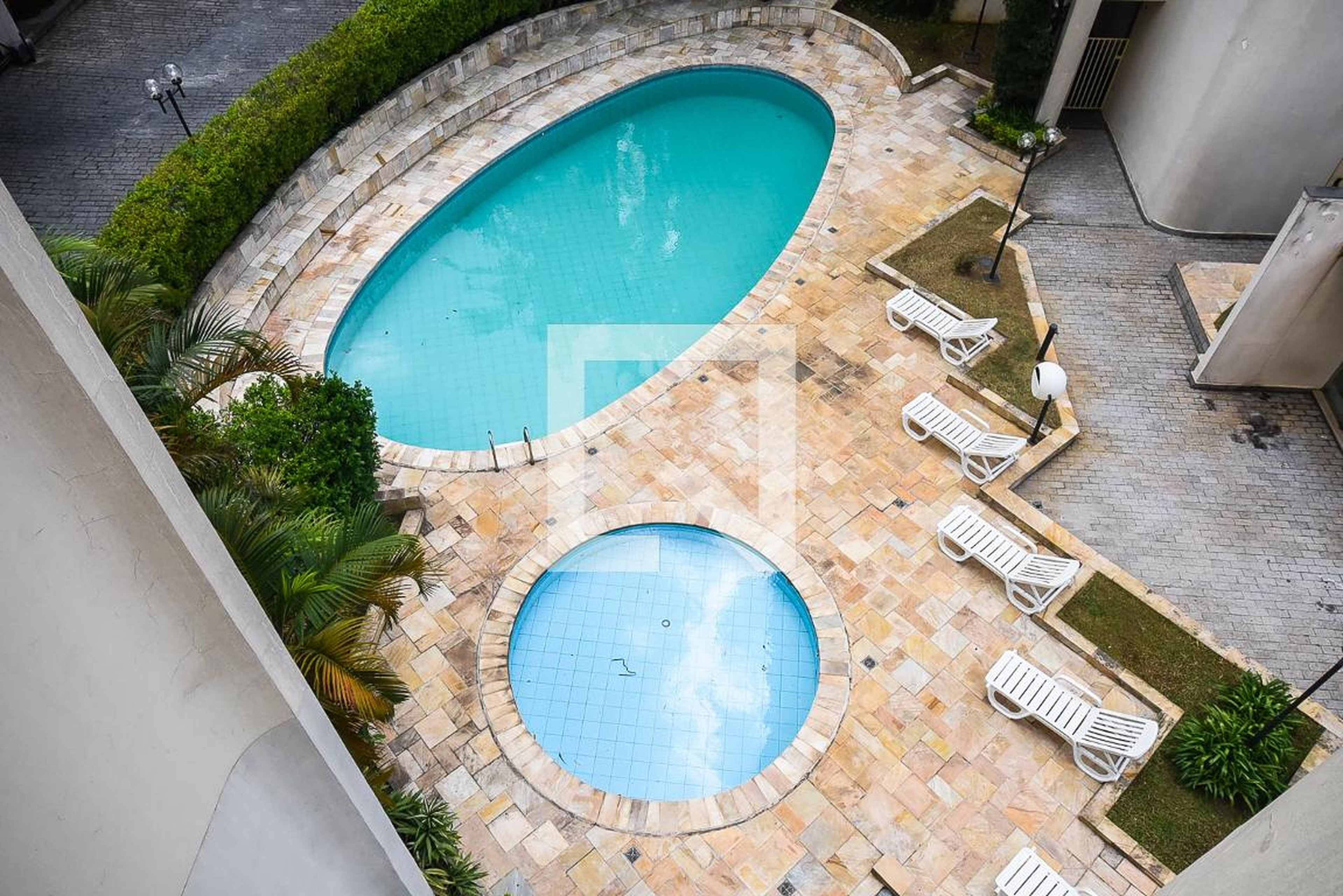 Piscina - Edifício Dom Pedro Gastão de Orleans e Bragança