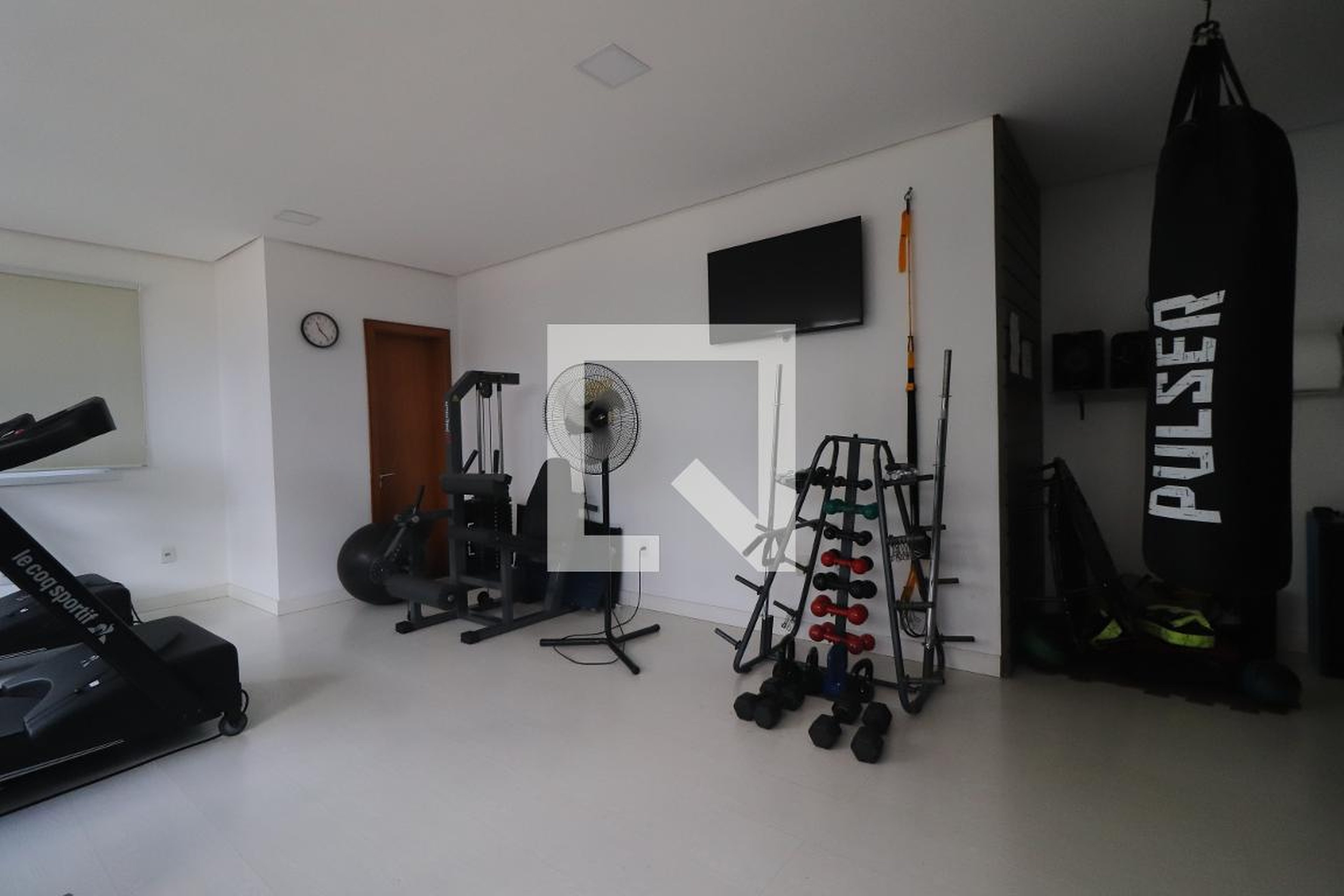 Academia - Arcos Residence