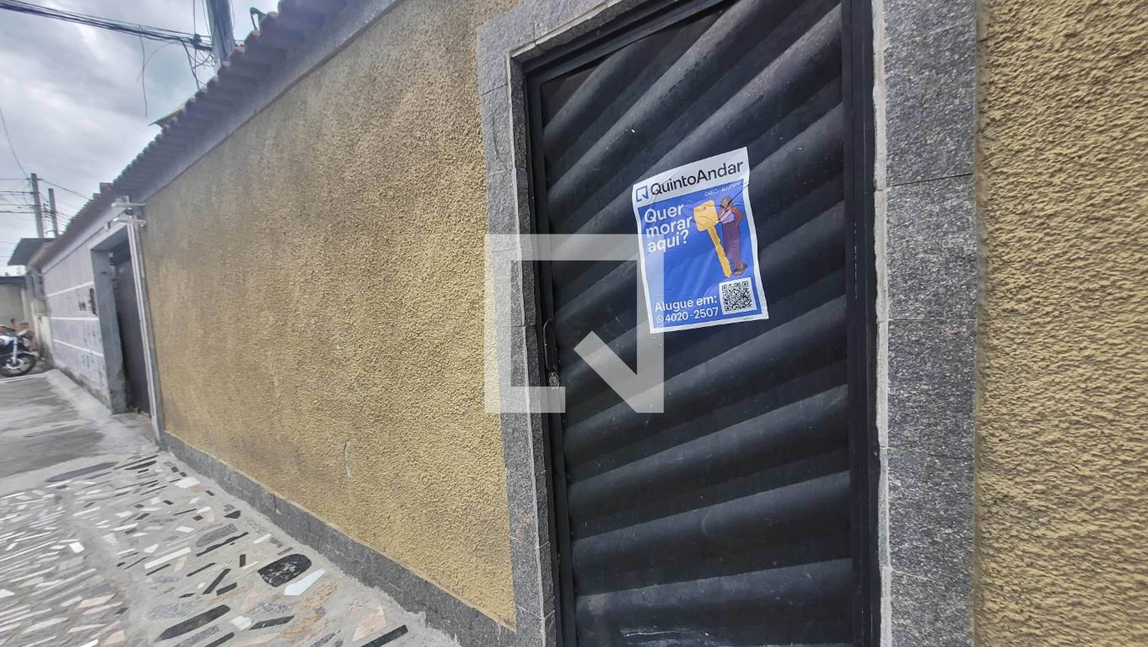 Fachada Condomínio em Rua Américo Rocha, 1375