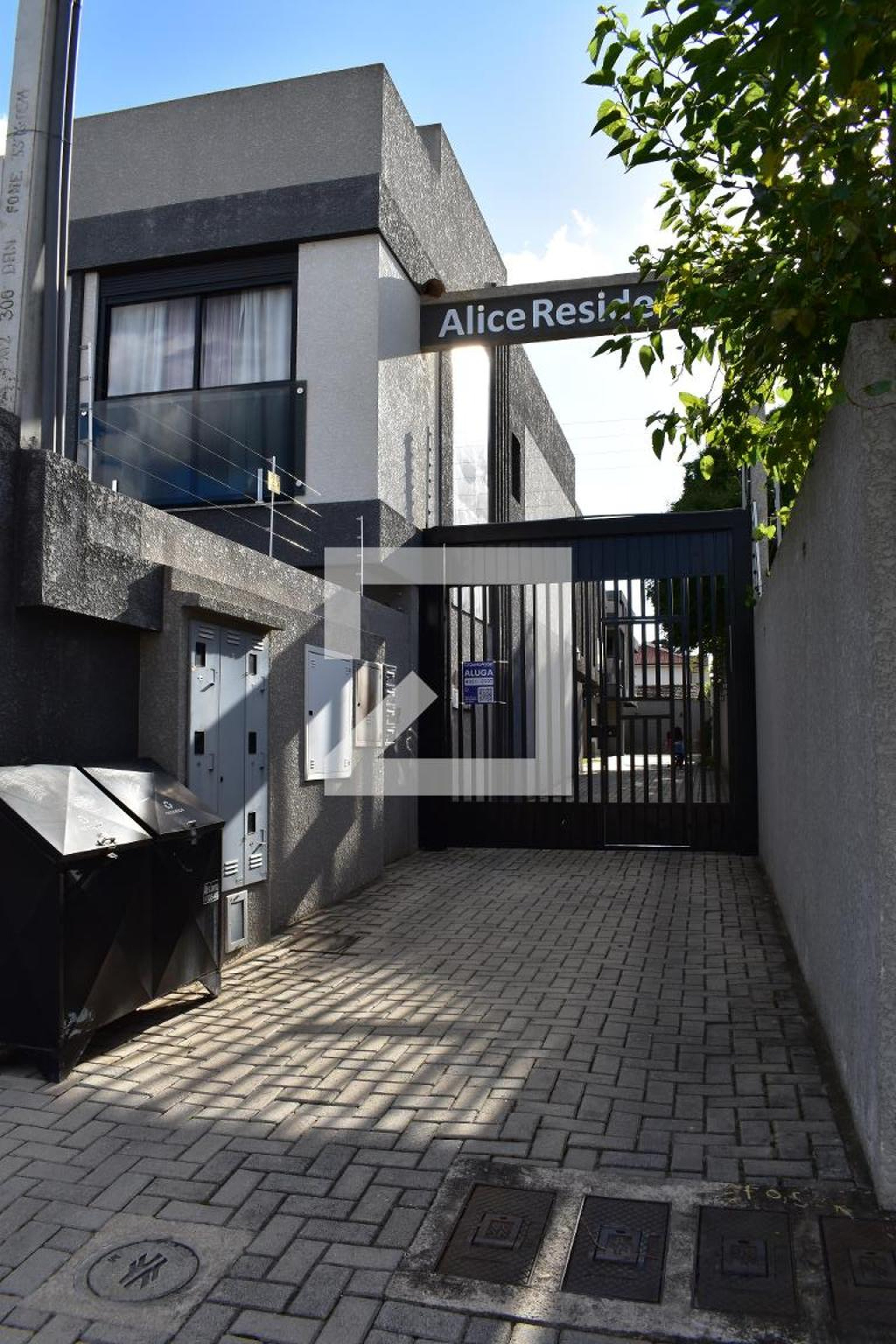 Fachada do condomínio Condomínio em Rua Oliveira Viana, 1320