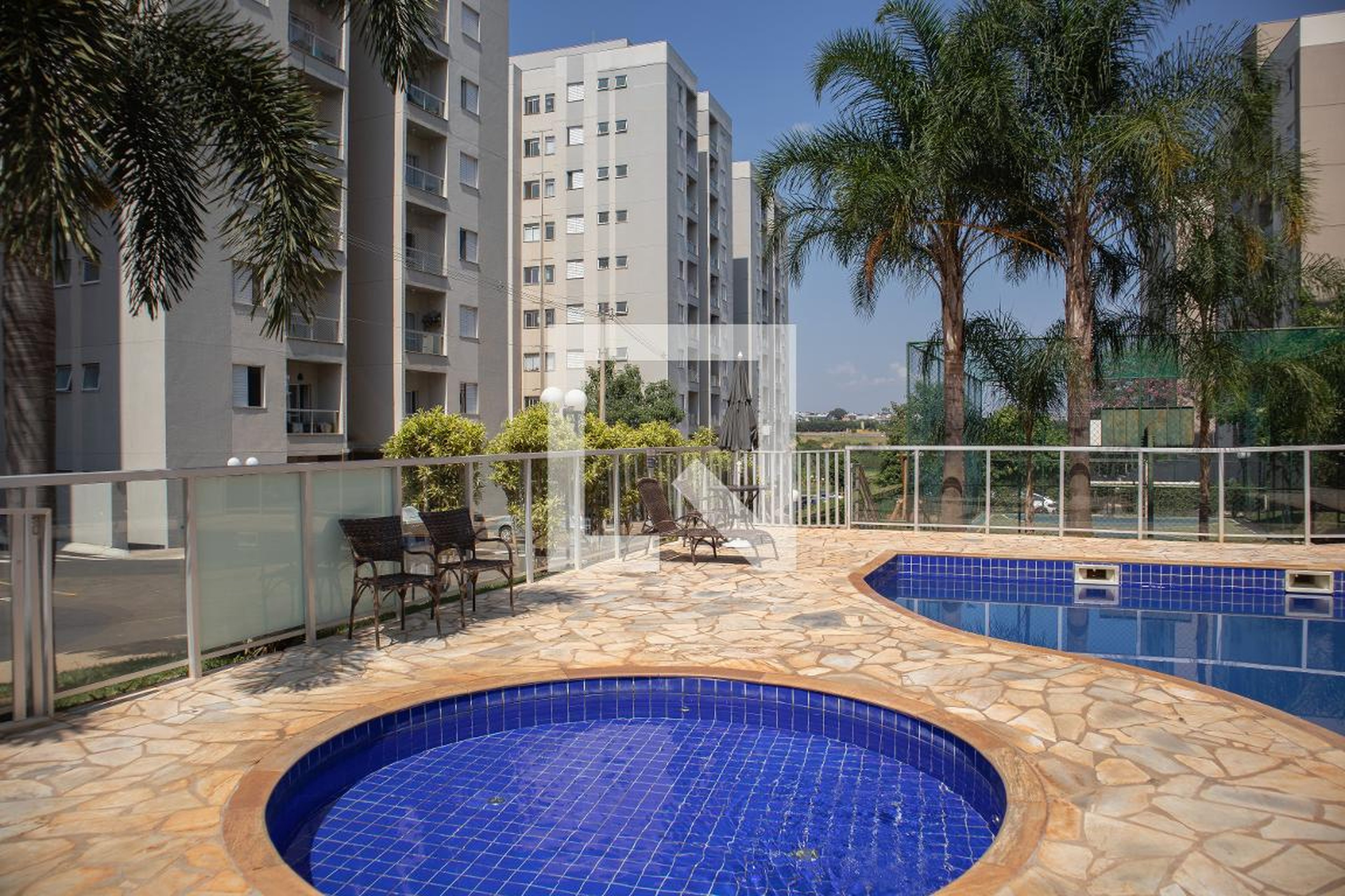 Piscina - Portal das Safiras