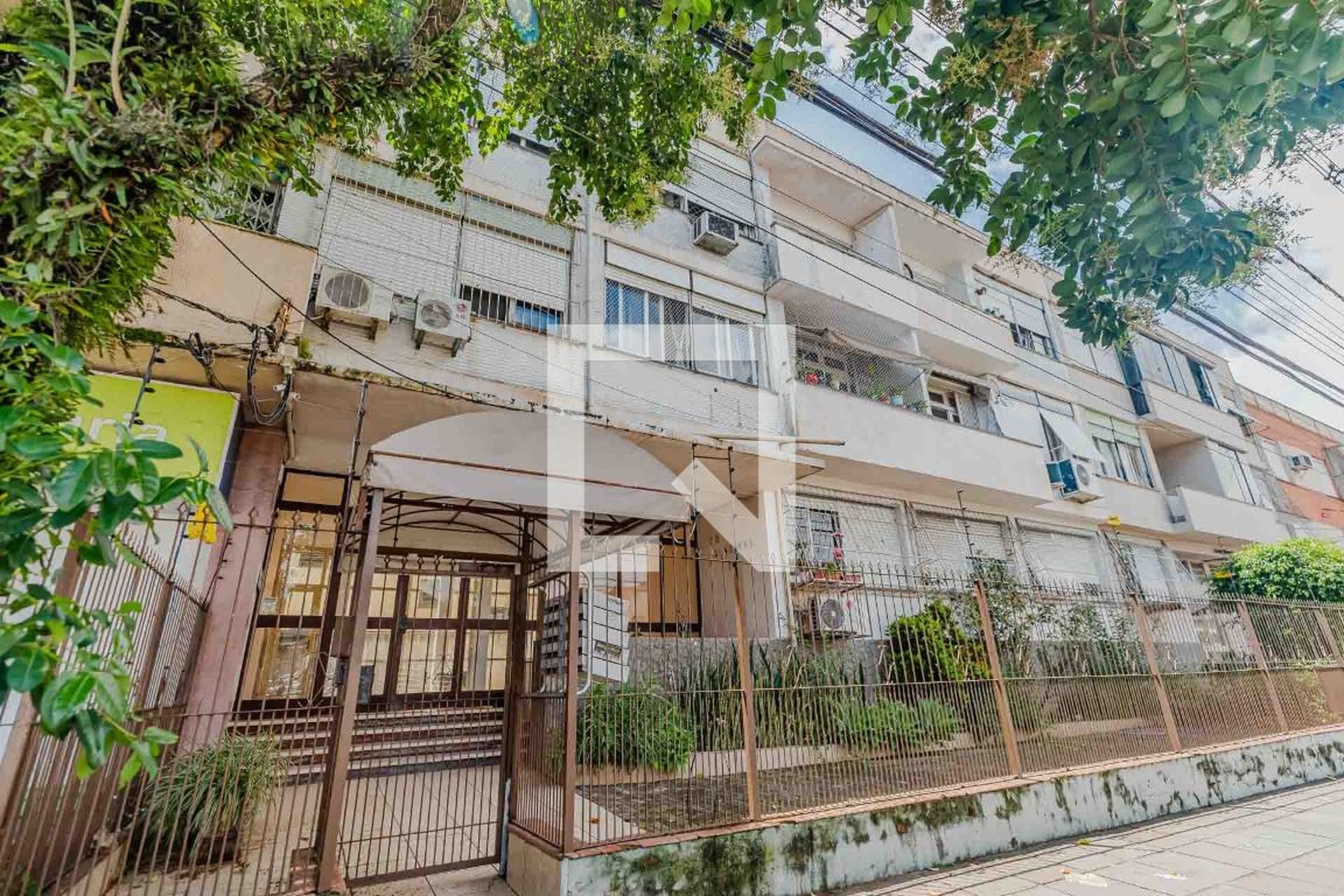 Fachada Condomínio em Rua Doutor Voltaire Pires, 14