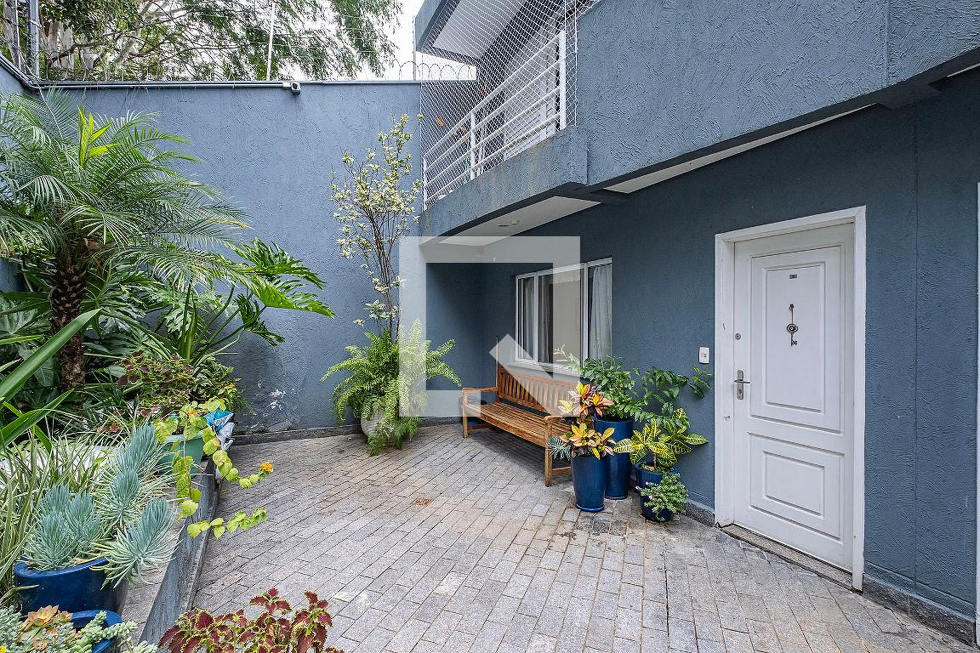 Fachada Condomínio em Rua Francisco Bayardo, 143